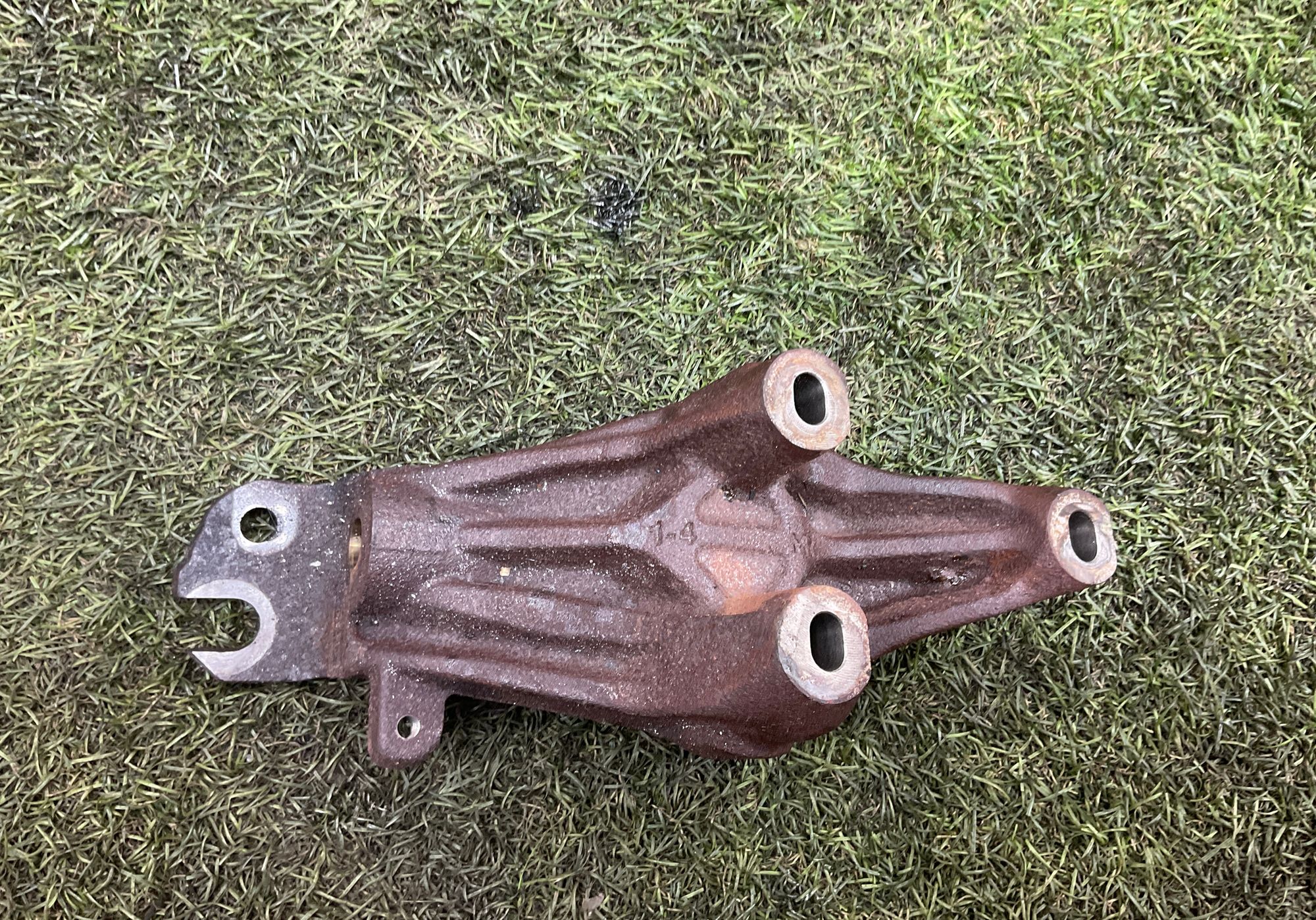 Кронштейн турбины 654920 Mercedes-Benz E-Класс, W213/S213/C238/A238 (2016—2023), 1000 рублей, Москва