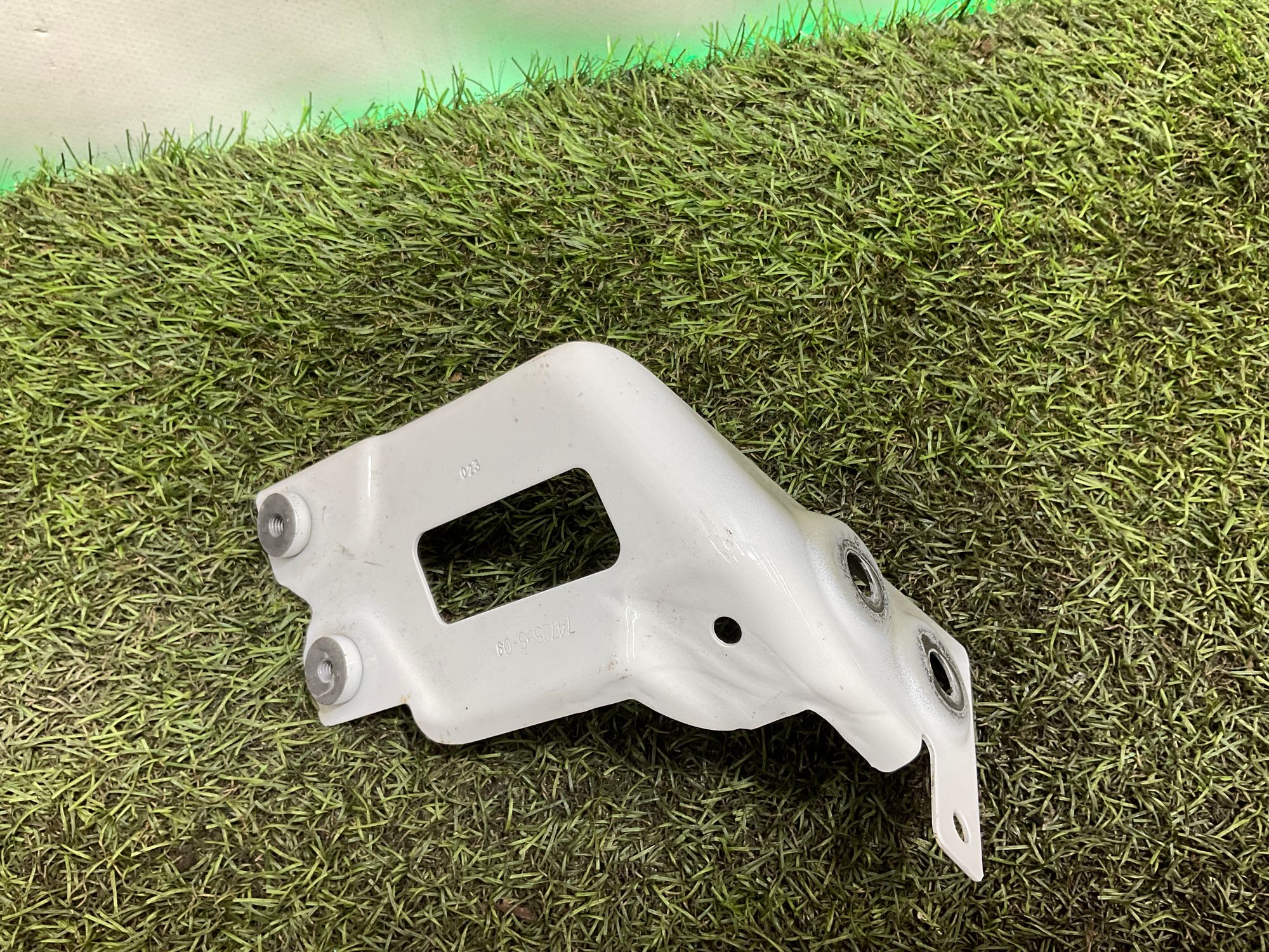 Кронштейн крепления крыла левый BMW X5, G05 2019, 5000 рублей, Москва