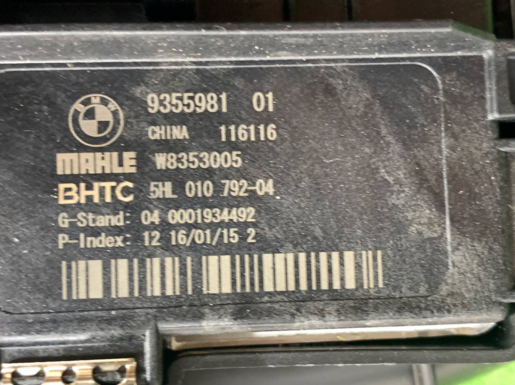 https://ycs.partsauto.market/partsauto-images/thmbs/userImages/h353NjtZg3VDP19b5HMt7LlpbQ93/part/66d5d507-f69d-403c-8499-e0831c0443a9_1720691748335.jpg
