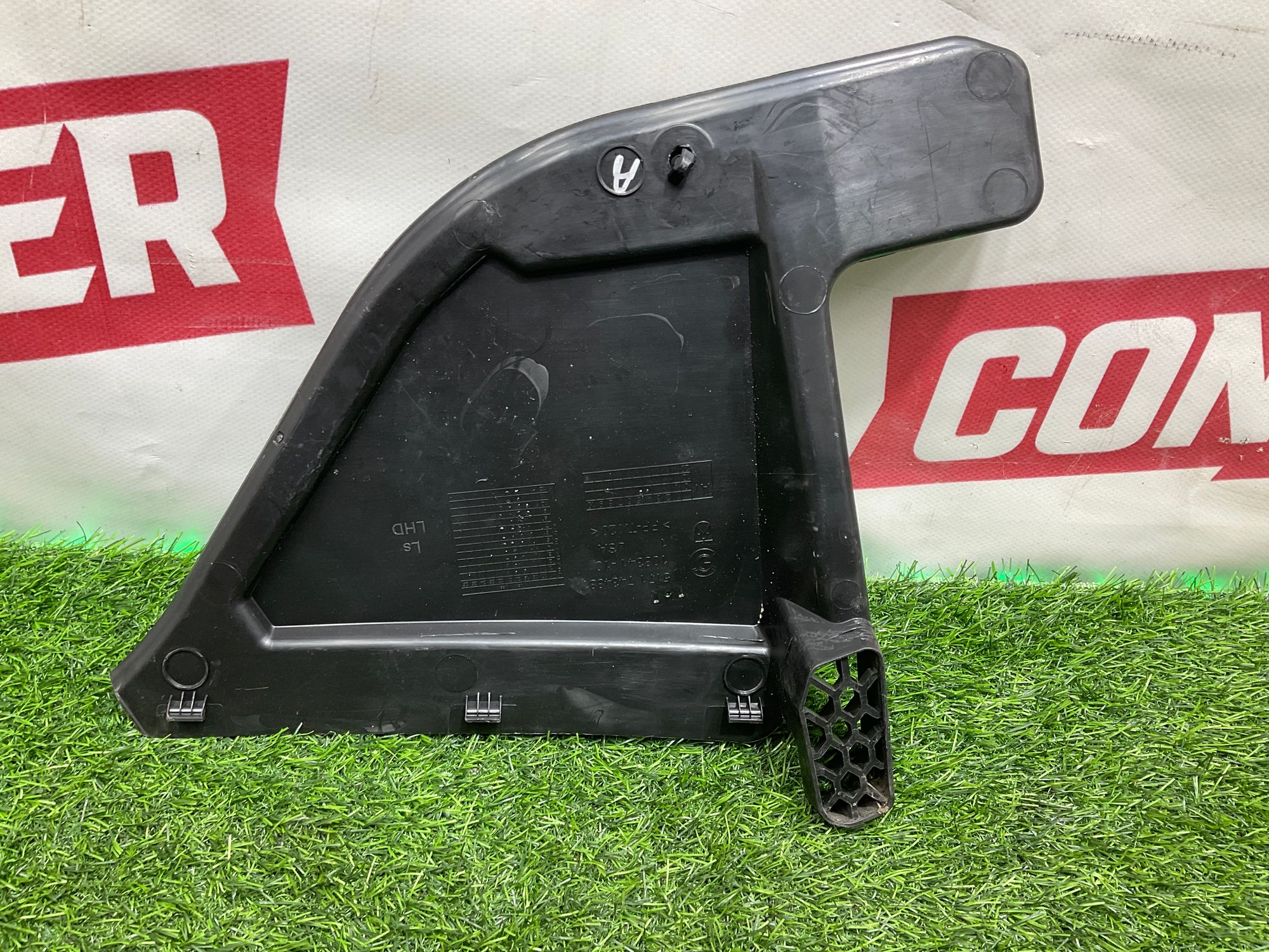 https://ycs.partsauto.market/partsauto-images/thmbs/userImages/h353NjtZg3VDP19b5HMt7LlpbQ93/part/670a04e2-776f-4c13-9836-1db5d54a38fd_1734507266145.jpg
