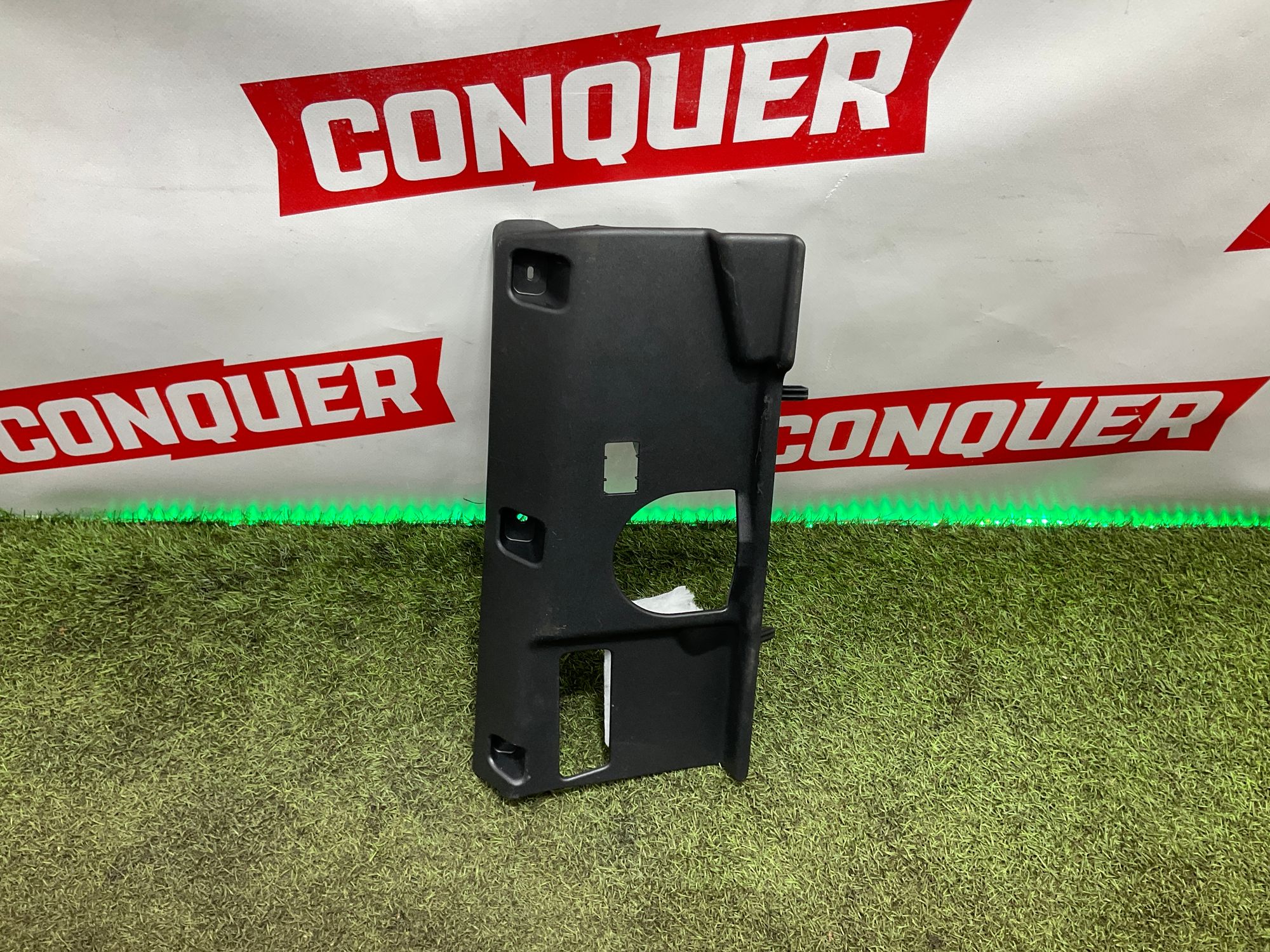 Накладка передней панели правая Land Rover Defender II L663 2022, 3500 рублей, Москва