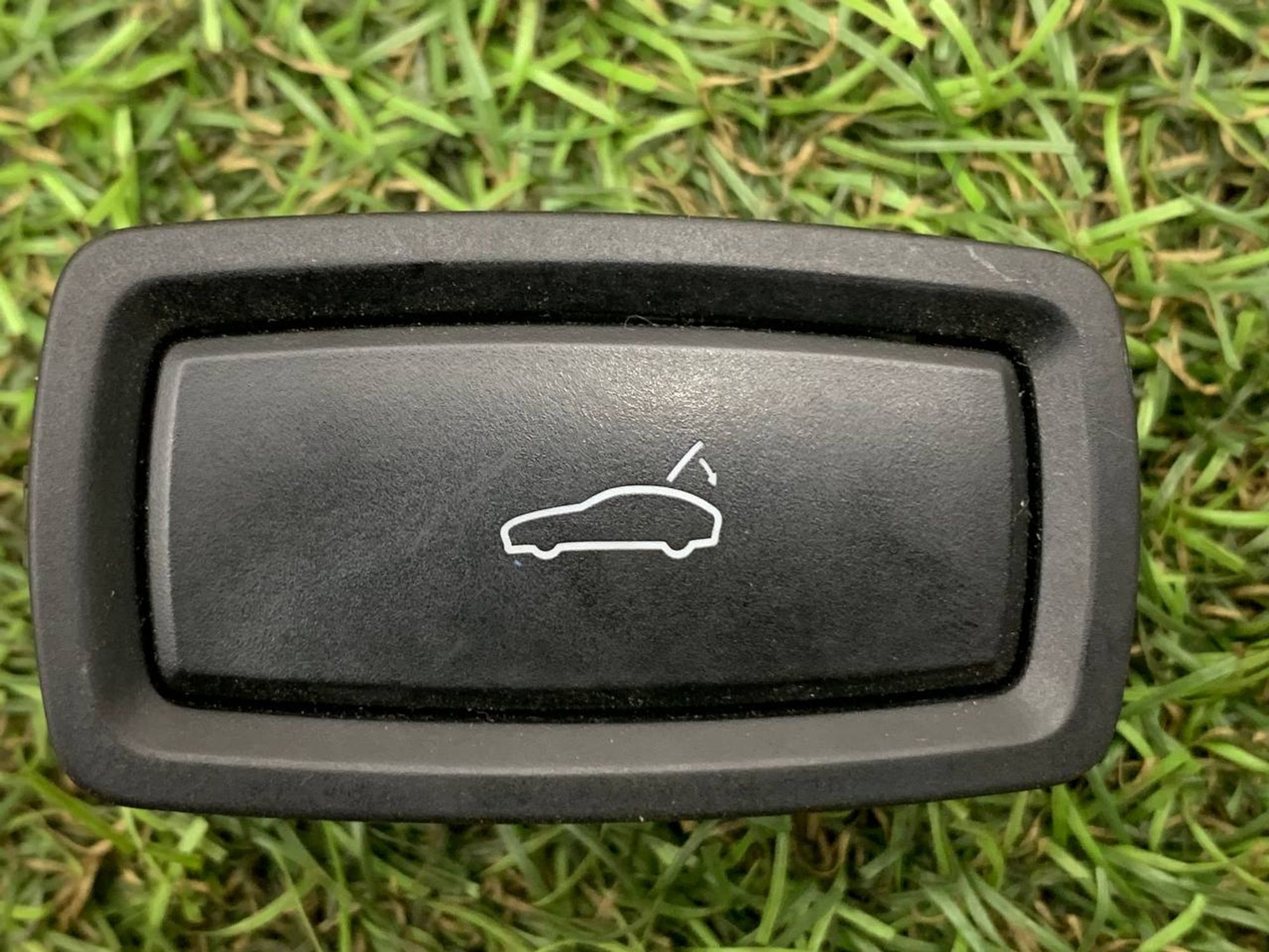 Кнопка открывания багажника Porsche 7PP959832H, 1500 рублей, Москва