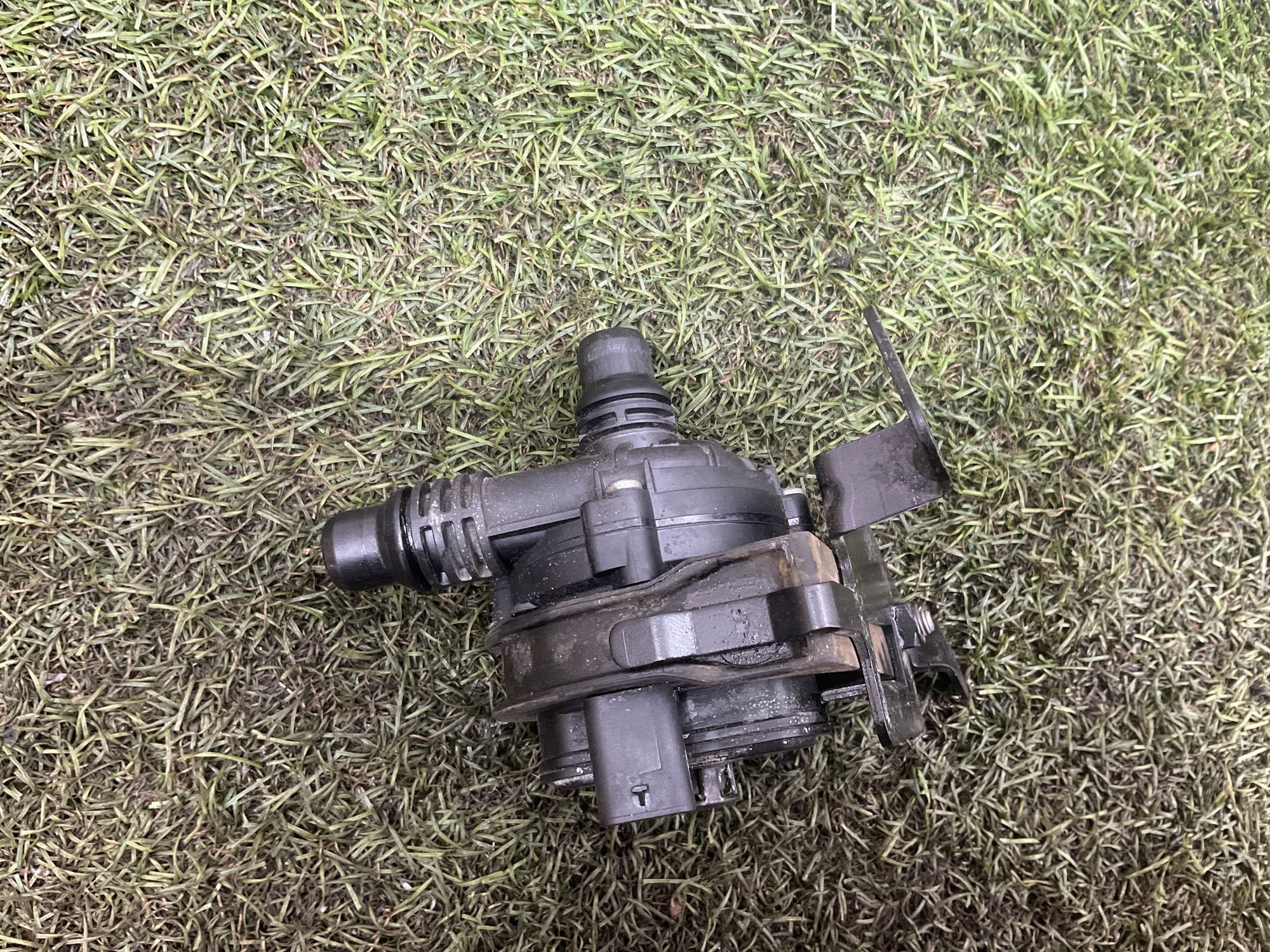 Насос водяной дополнительный BMW M5, F90 рестайлинг 2024, 12000 рублей, Москва