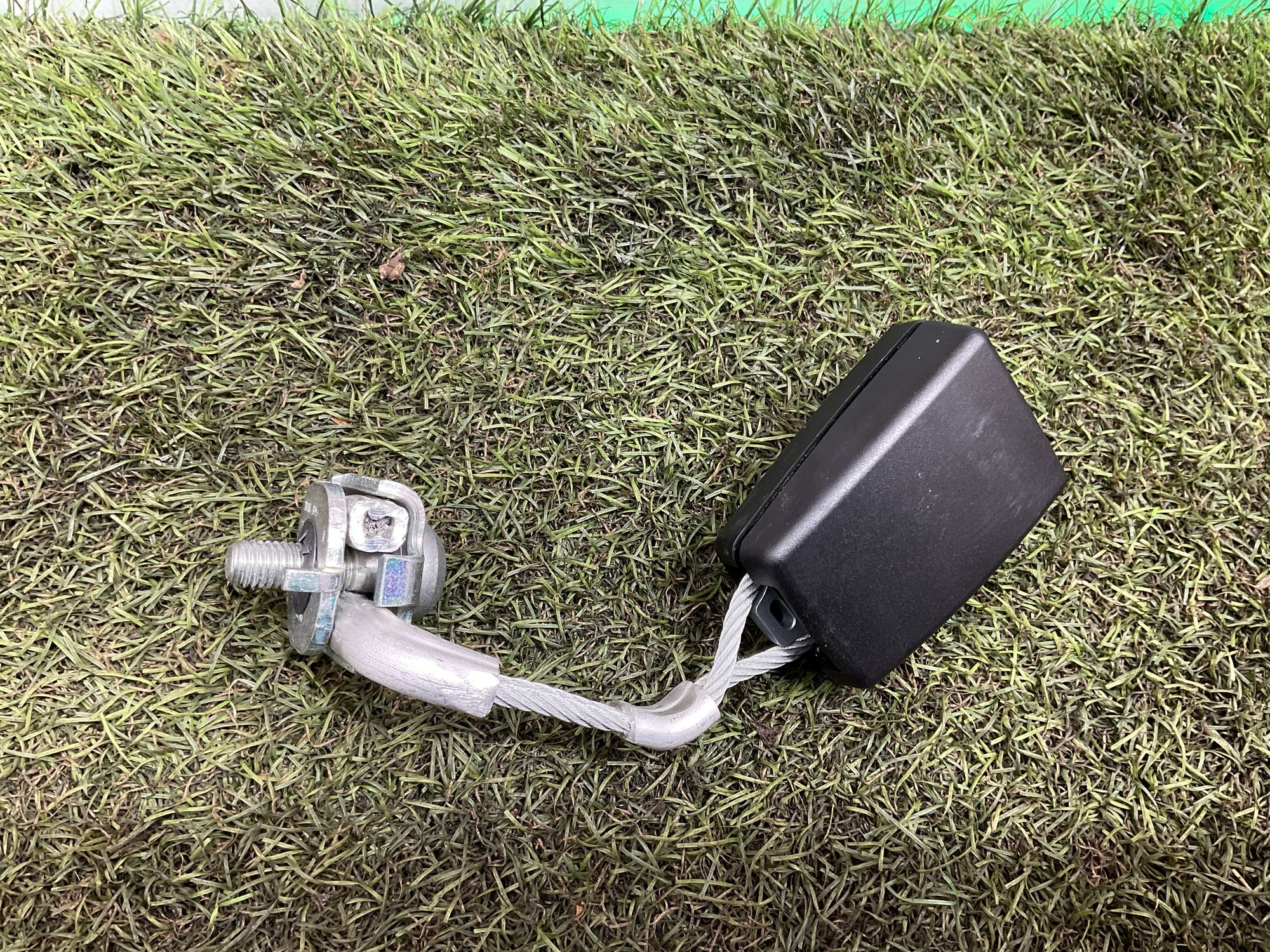 Замок ремня безопасности задний левый BMW 6 F06, 1000 рублей, Москва