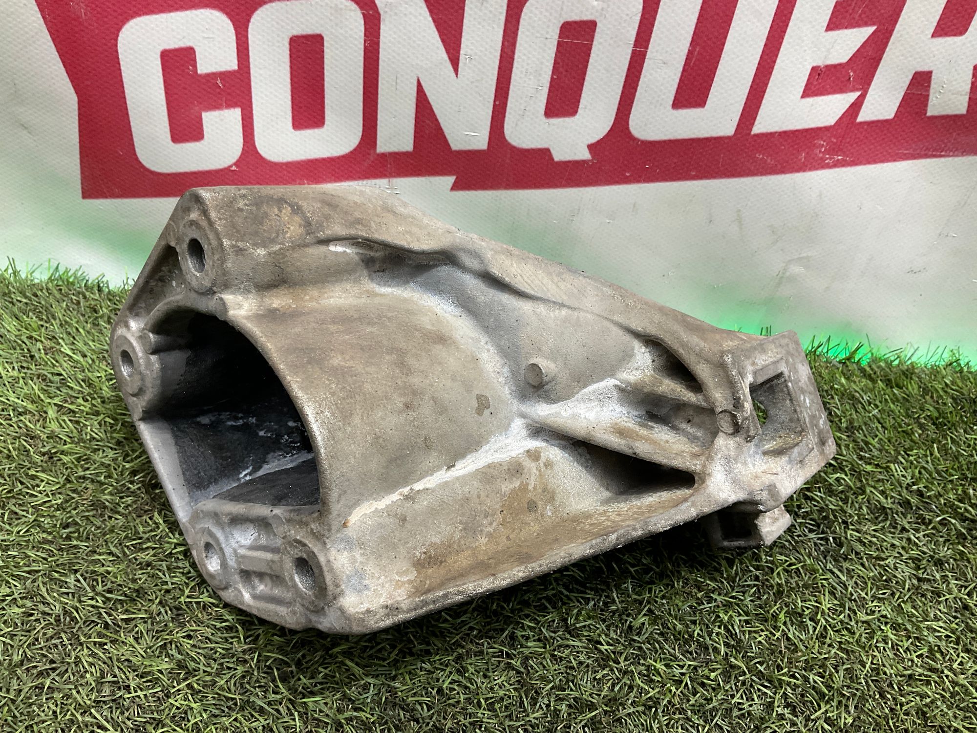 Кронштейн двигателя левый BMW X7, G07 рестайлинг B57D30A, 4500 рублей, Москва