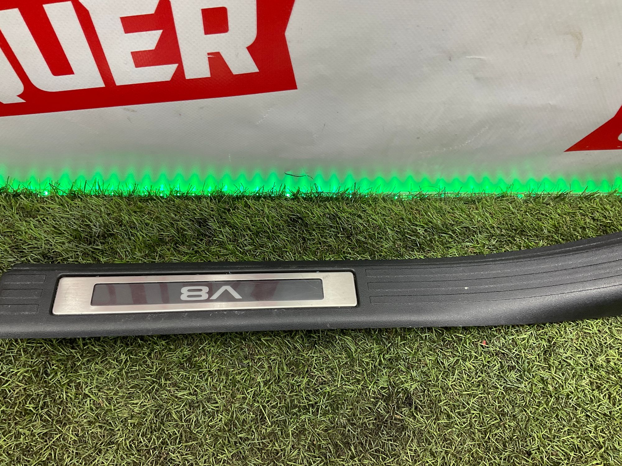 Накладка порога салона передняя правая Land Rover Defender II L663 2022, 9000 рублей, Москва