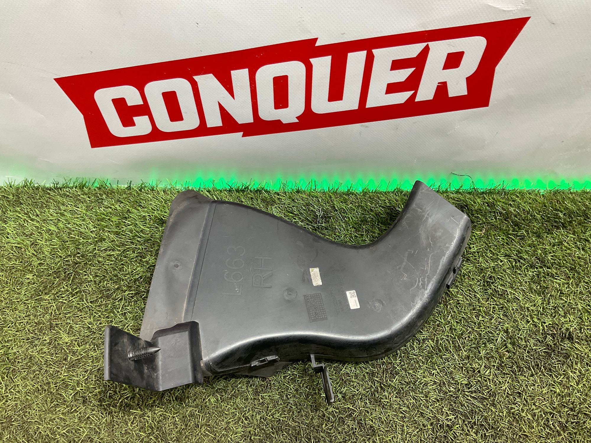 Воздуховод передних тормозов правый Land Rover Defender II L663 2022, 8000 рублей, Москва