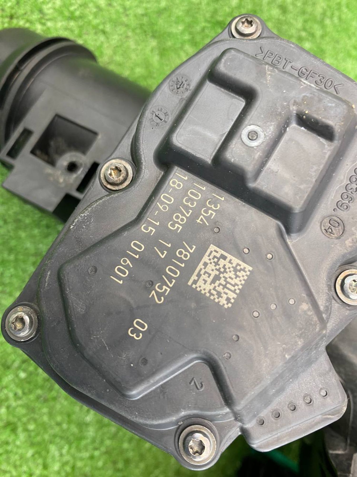 https://ycs.partsauto.market/partsauto-images/thmbs/userImages/h353NjtZg3VDP19b5HMt7LlpbQ93/part/69202fc1-7039-4d51-a8a7-839553e2209f_1748682493329.jpg