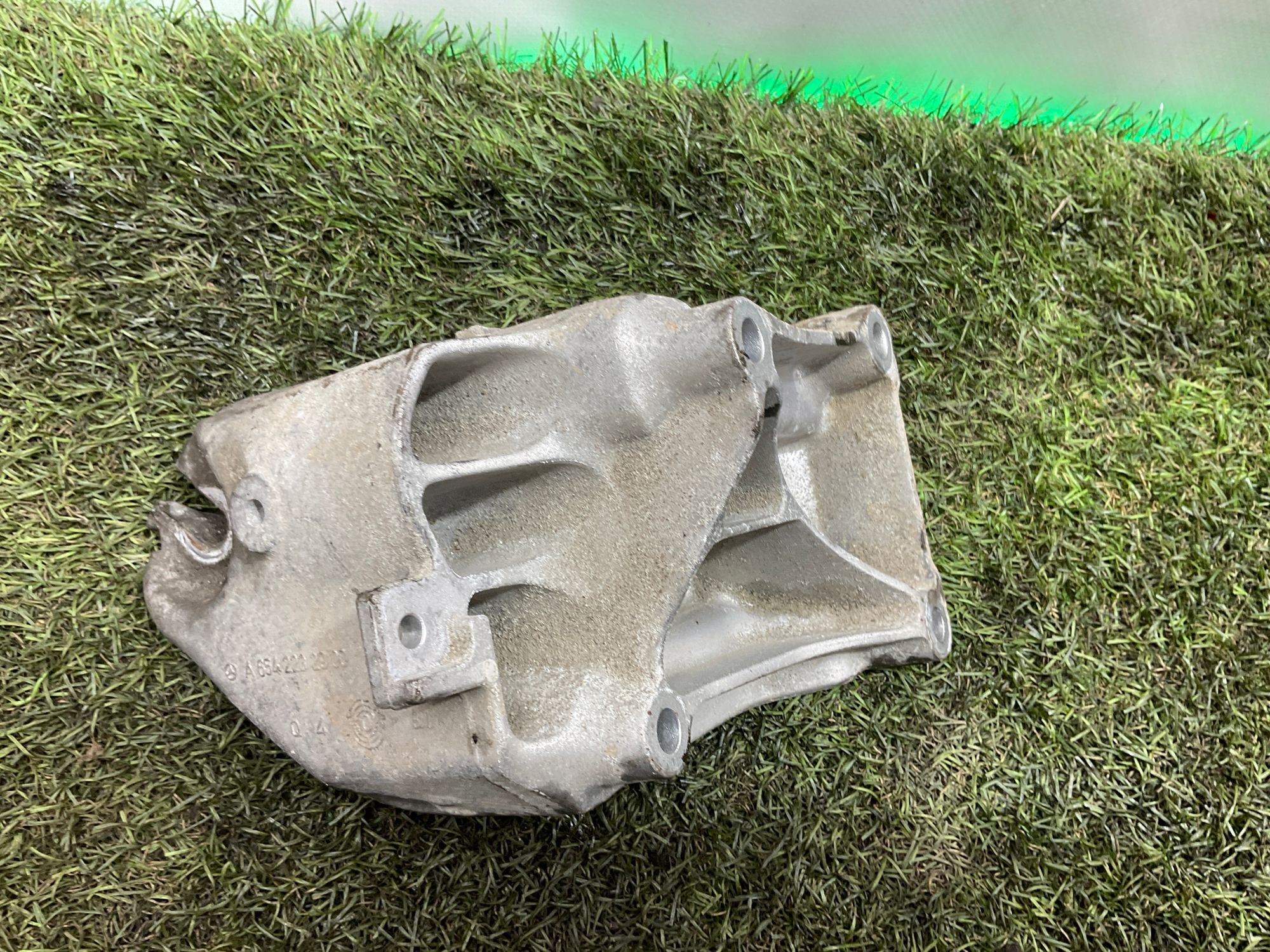 Кронштейн двигателя левый 654920 Mercedes-Benz E-Класс W213/S213/C238/A238 (2016—2023) 2020, 3000 рублей, Москва