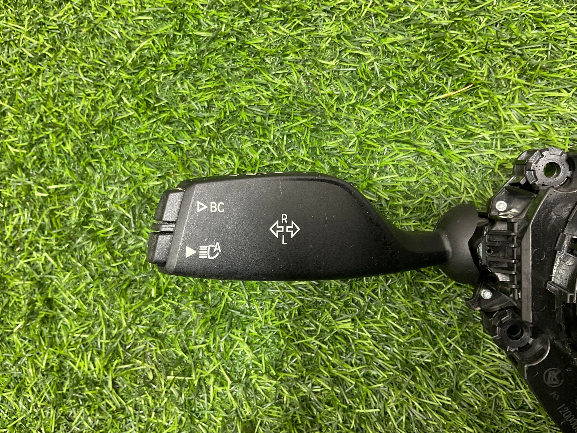https://ycs.partsauto.market/partsauto-images/thmbs/userImages/h353NjtZg3VDP19b5HMt7LlpbQ93/part/69d8f280-8220-4a90-a7fb-488178e1a892_1735128887788.jpg
