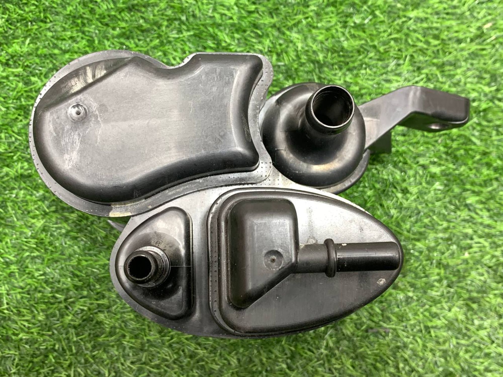 https://ycs.partsauto.market/partsauto-images/thmbs/userImages/h353NjtZg3VDP19b5HMt7LlpbQ93/part/6acda869-cf51-47d6-bf5b-b6f3bb52854d_1733495673327.jpg