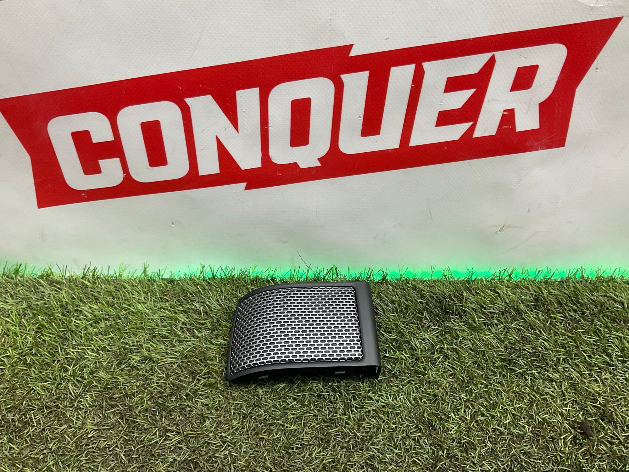 Сетка динамика Land Rover Defender II 2023, 2000 рублей, Москва