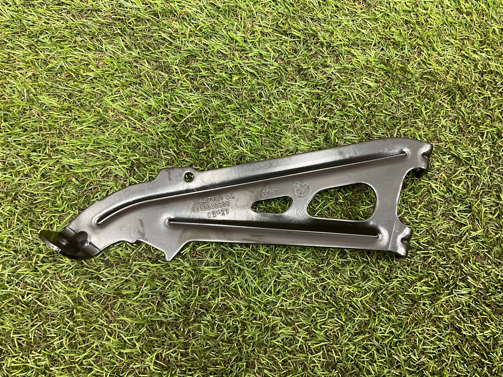 Кронштейн коллектора впускного B58 BMW 3 серия, G20/G21 рестайлинг, 2000 рублей, Москва