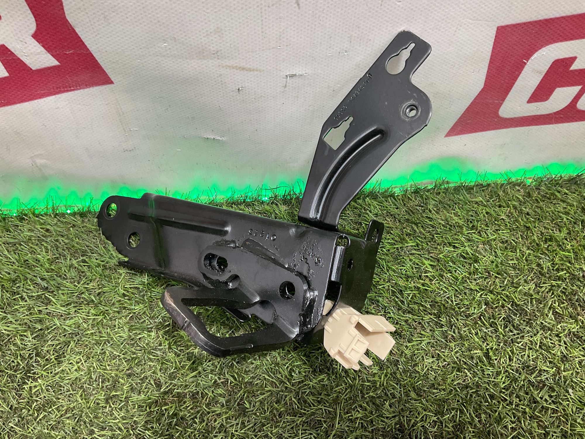 Крепление заднего сидения правое BMW X5 G05 2022, 1000 рублей, Москва