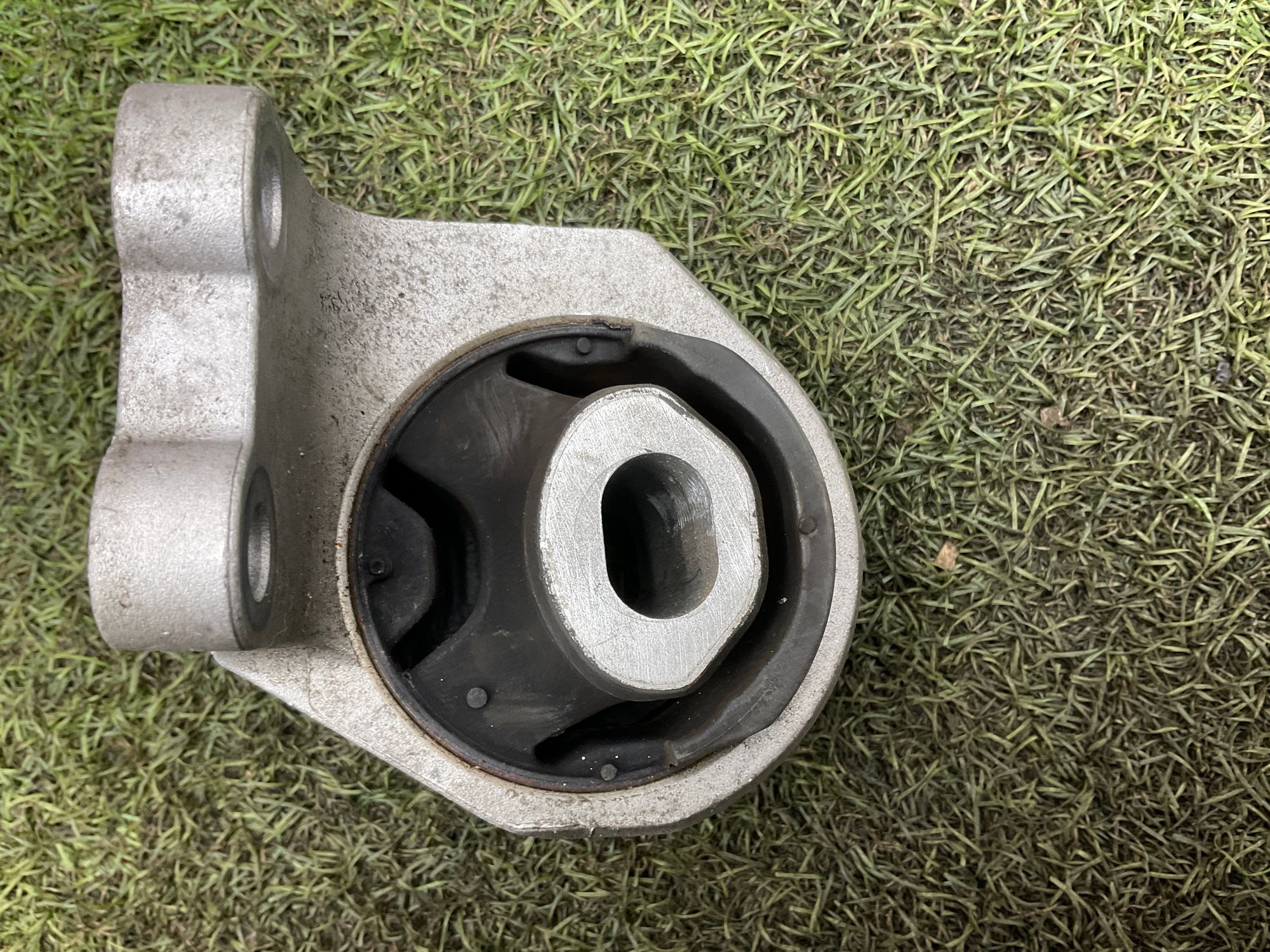 Подушка крепления КПП Land Rover Defender II 2023, 1000 рублей, Москва