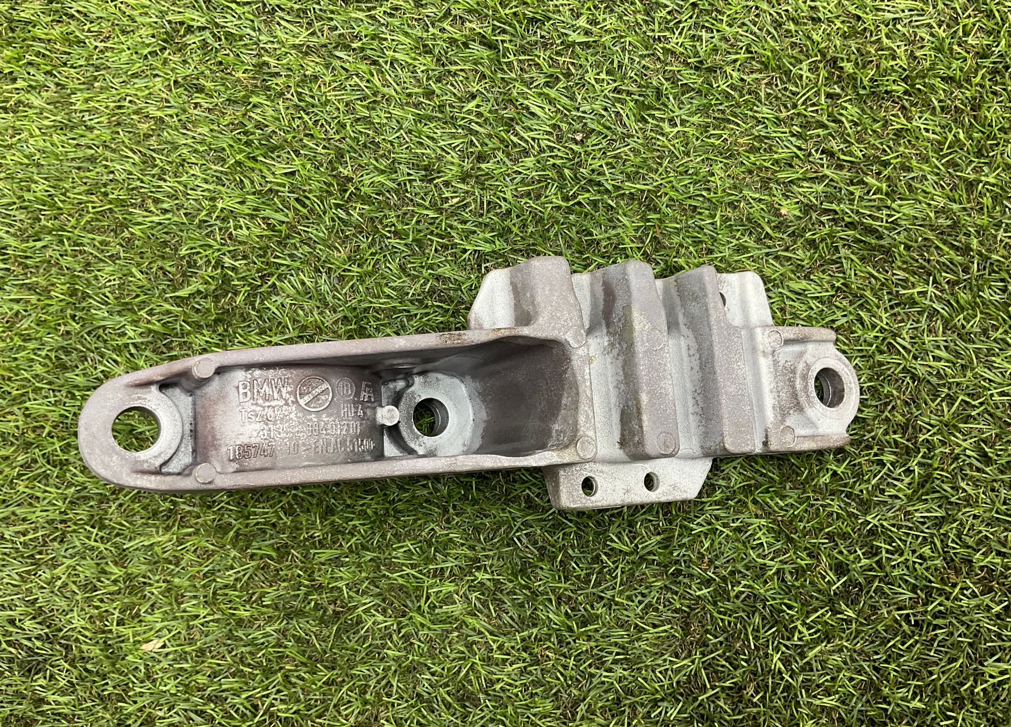 Кронштейн стабилизатора правый BMW M5, F90 рестайлинг, 2000 рублей, Москва