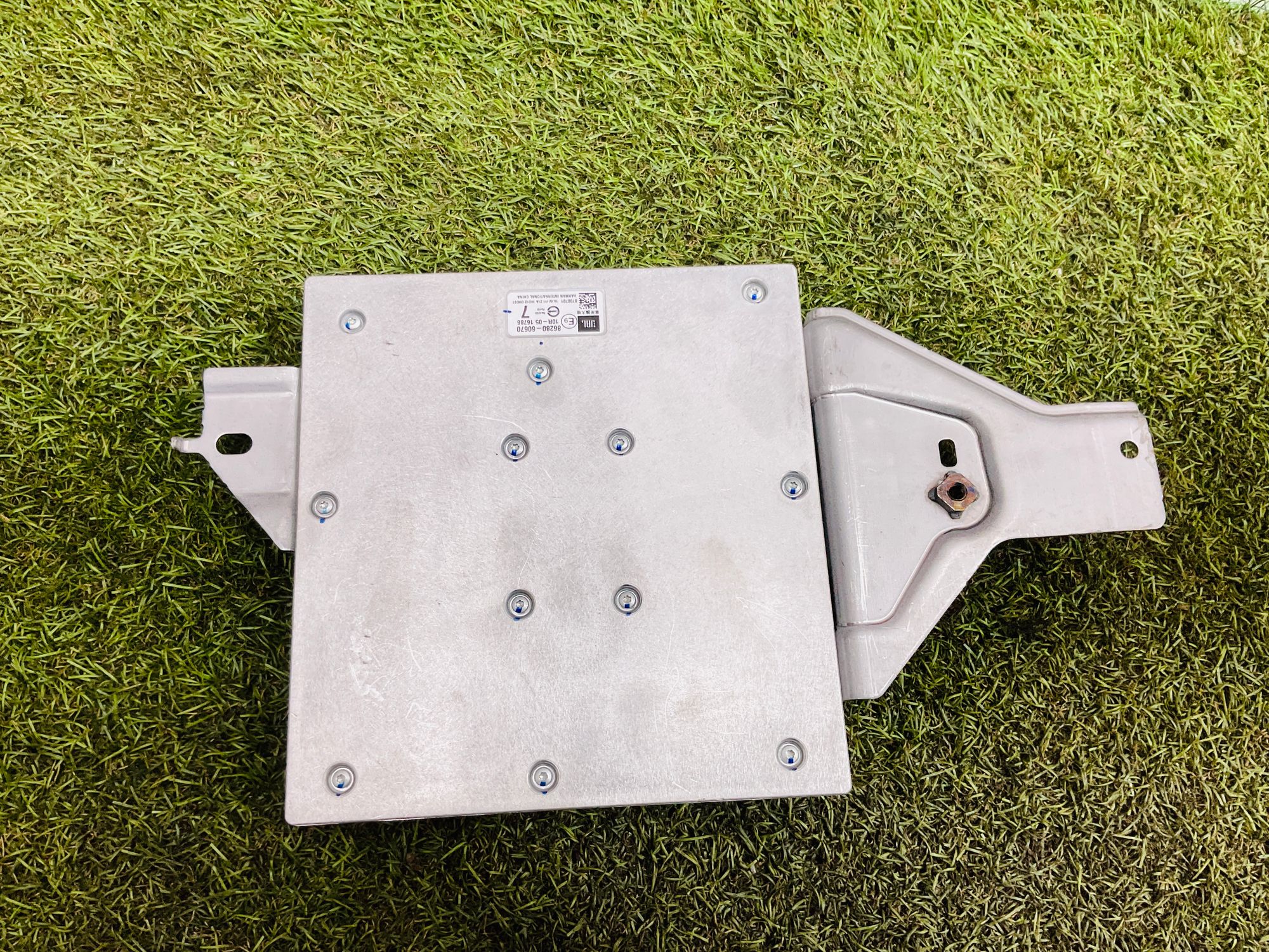 https://ycs.partsauto.market/partsauto-images/thmbs/userImages/h353NjtZg3VDP19b5HMt7LlpbQ93/part/6bee8553-ebd6-4eeb-8b1a-0c26a7bde7aa_1779804459597.jpg