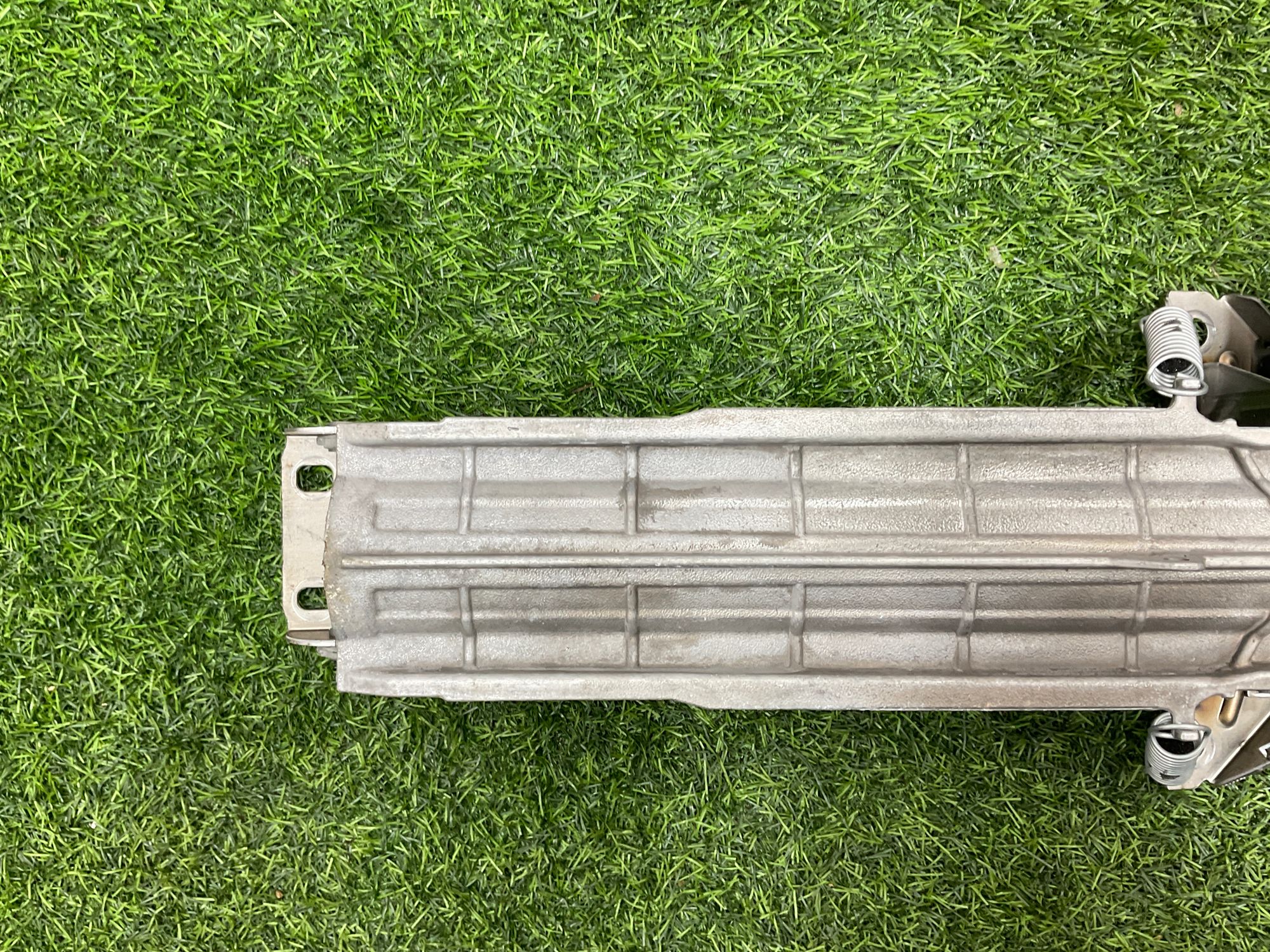 https://ycs.partsauto.market/partsauto-images/thmbs/userImages/h353NjtZg3VDP19b5HMt7LlpbQ93/part/6bf11336-39bd-44b9-b58e-c7351663bdb8_1736324697788.jpg