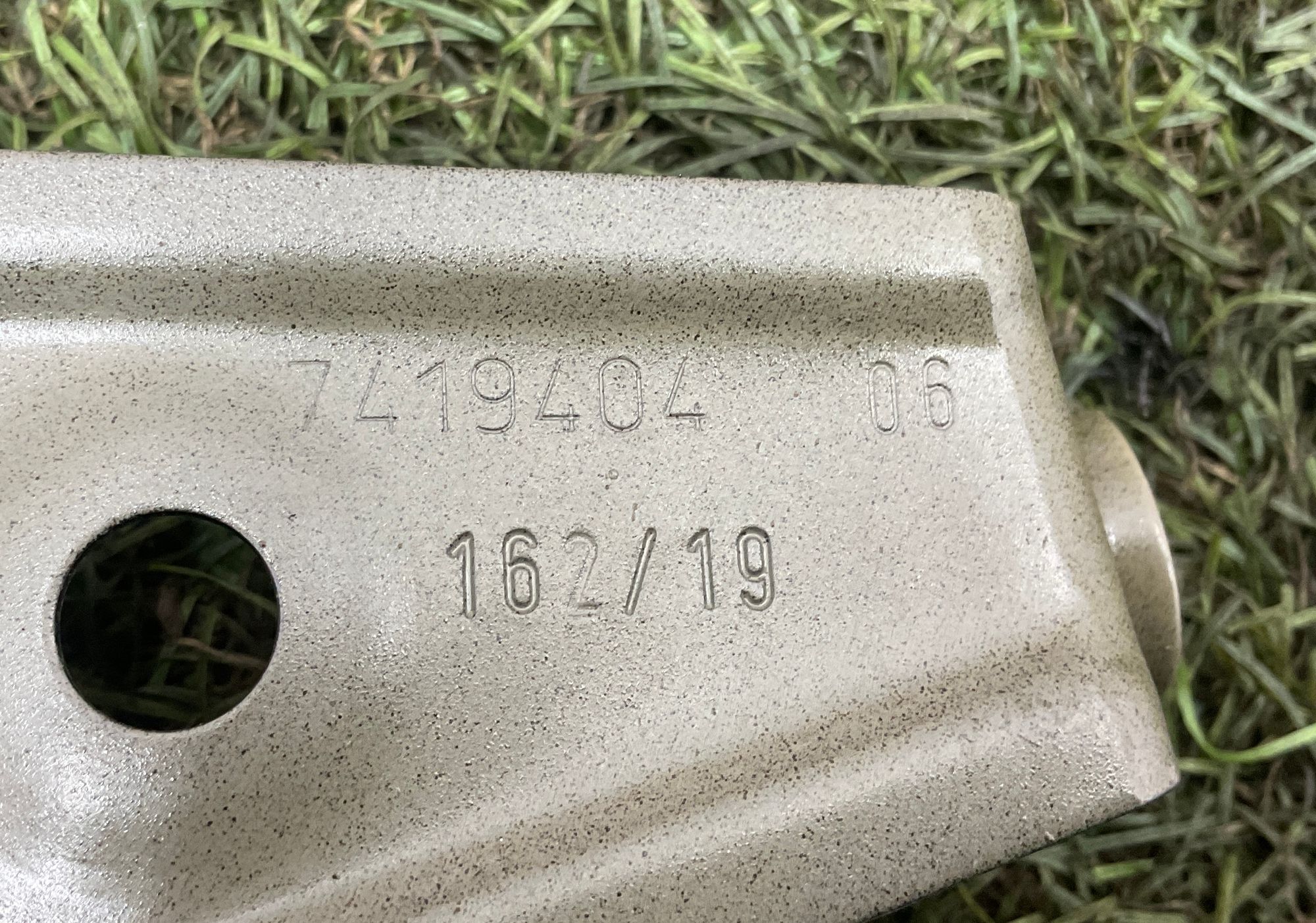 Кронштейн крыла передний правый BMW 3 серия, G20/G21 рестайлинг, 2500 рублей, Москва