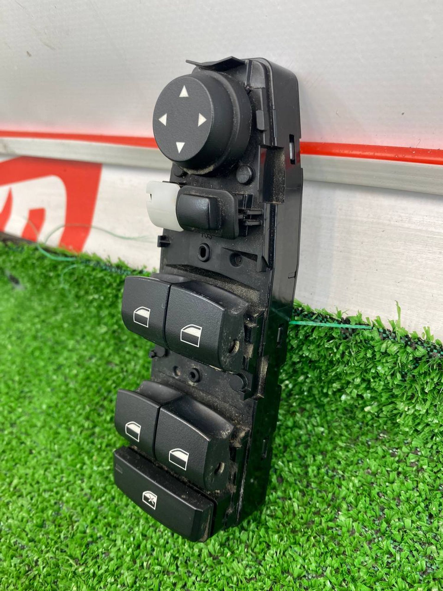 https://ycs.partsauto.market/partsauto-images/thmbs/userImages/h353NjtZg3VDP19b5HMt7LlpbQ93/part/6cba394a-393b-4e9c-b827-2a122b744613_1744038337864.jpg