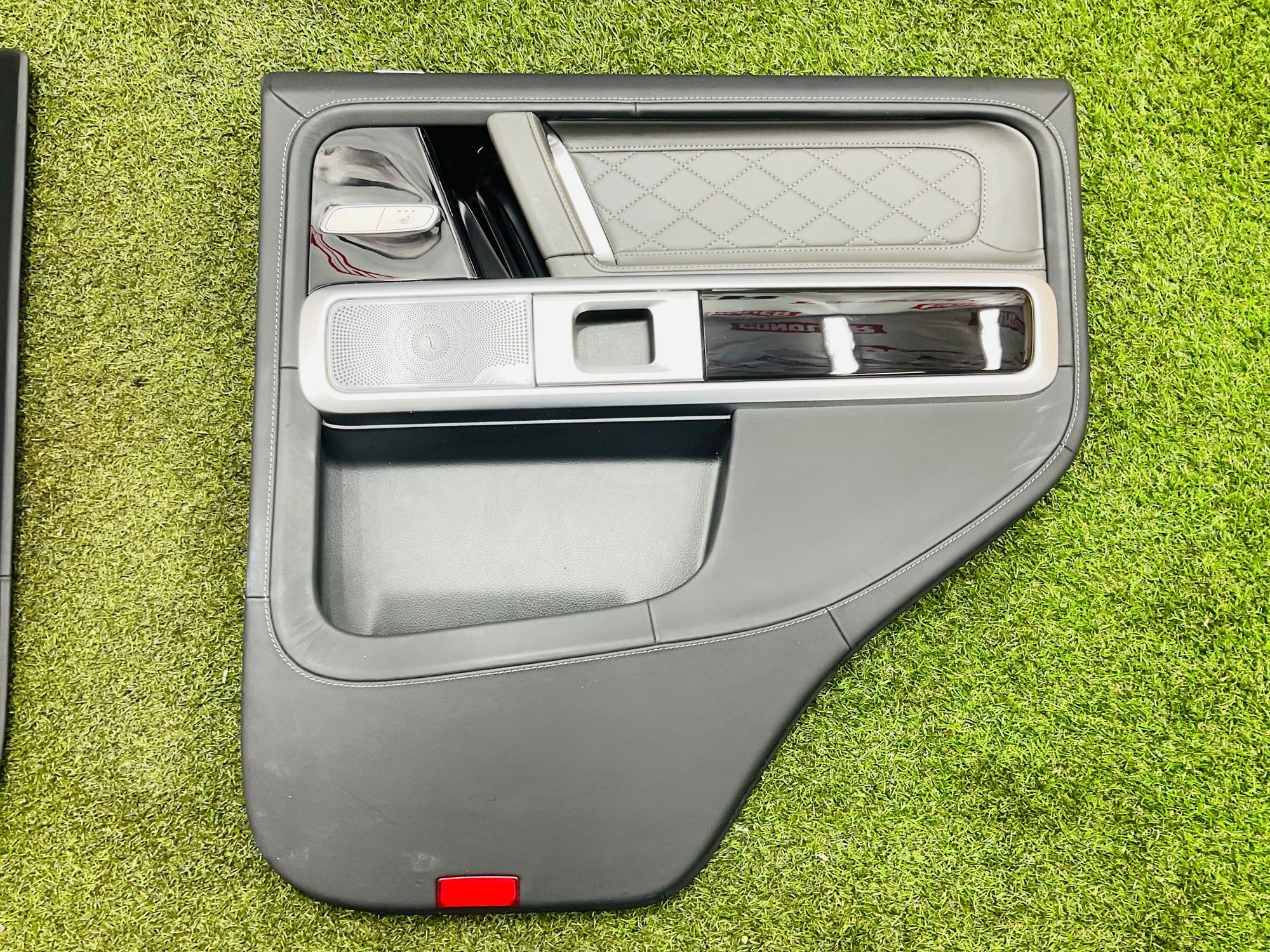 https://ycs.partsauto.market/partsauto-images/thmbs/userImages/h353NjtZg3VDP19b5HMt7LlpbQ93/part/6d32bcc5-6171-4ae4-a605-75e0138f8aa5_1789716678962.jpg