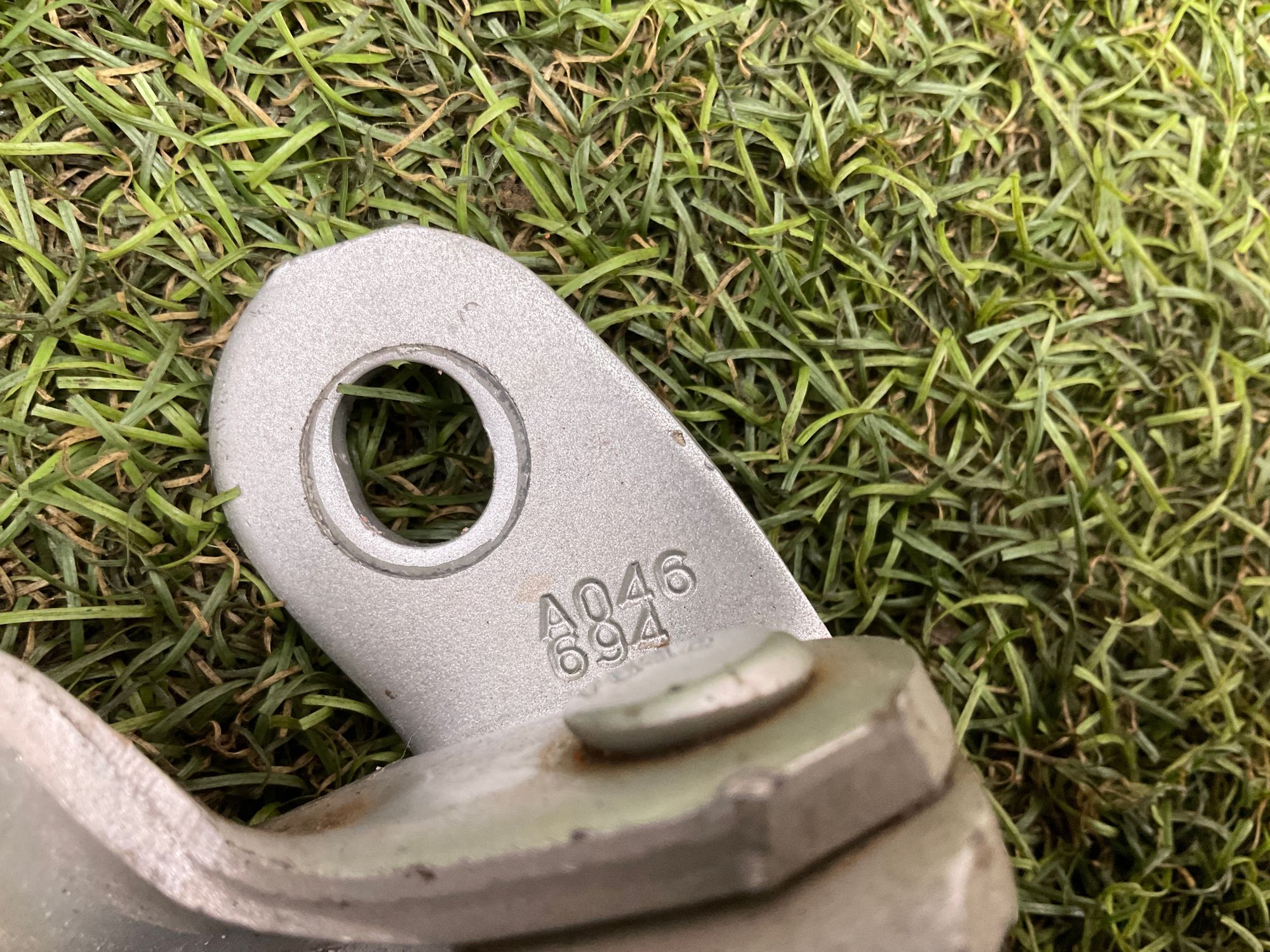 https://ycs.partsauto.market/partsauto-images/thmbs/userImages/h353NjtZg3VDP19b5HMt7LlpbQ93/part/6d5d0acb-23ff-435b-aa07-313790ddbb77_1779808081287.jpg