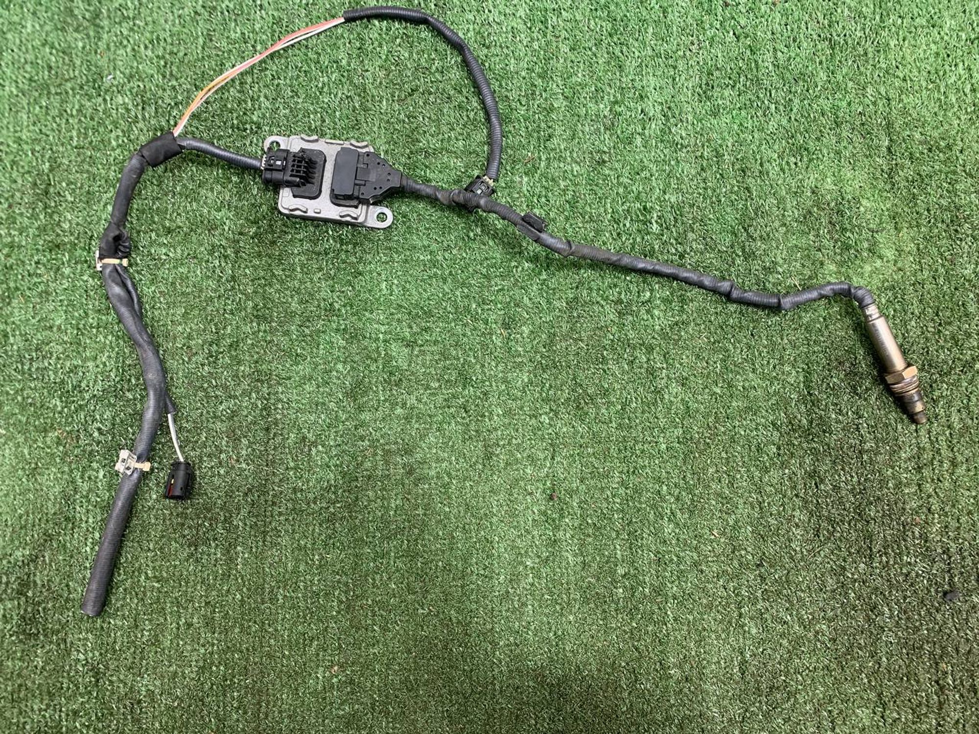 https://ycs.partsauto.market/partsauto-images/thmbs/userImages/h353NjtZg3VDP19b5HMt7LlpbQ93/part/6dae9f41-3794-49df-9746-d954325a9126_1732521684267.jpg
