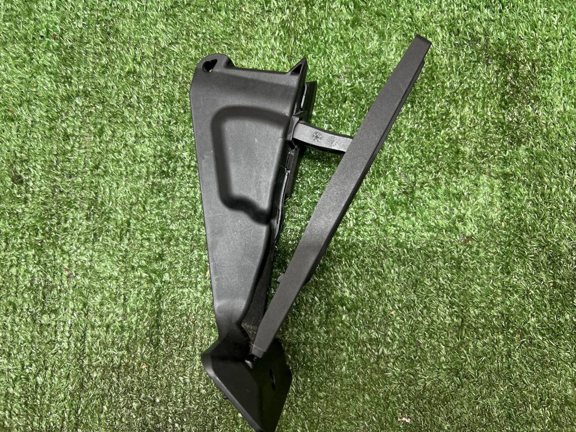 https://ycs.partsauto.market/partsauto-images/thmbs/userImages/h353NjtZg3VDP19b5HMt7LlpbQ93/part/6df46f5d-fb5a-4ff0-bd61-a37cc9baffc3_1730297695941.jpg
