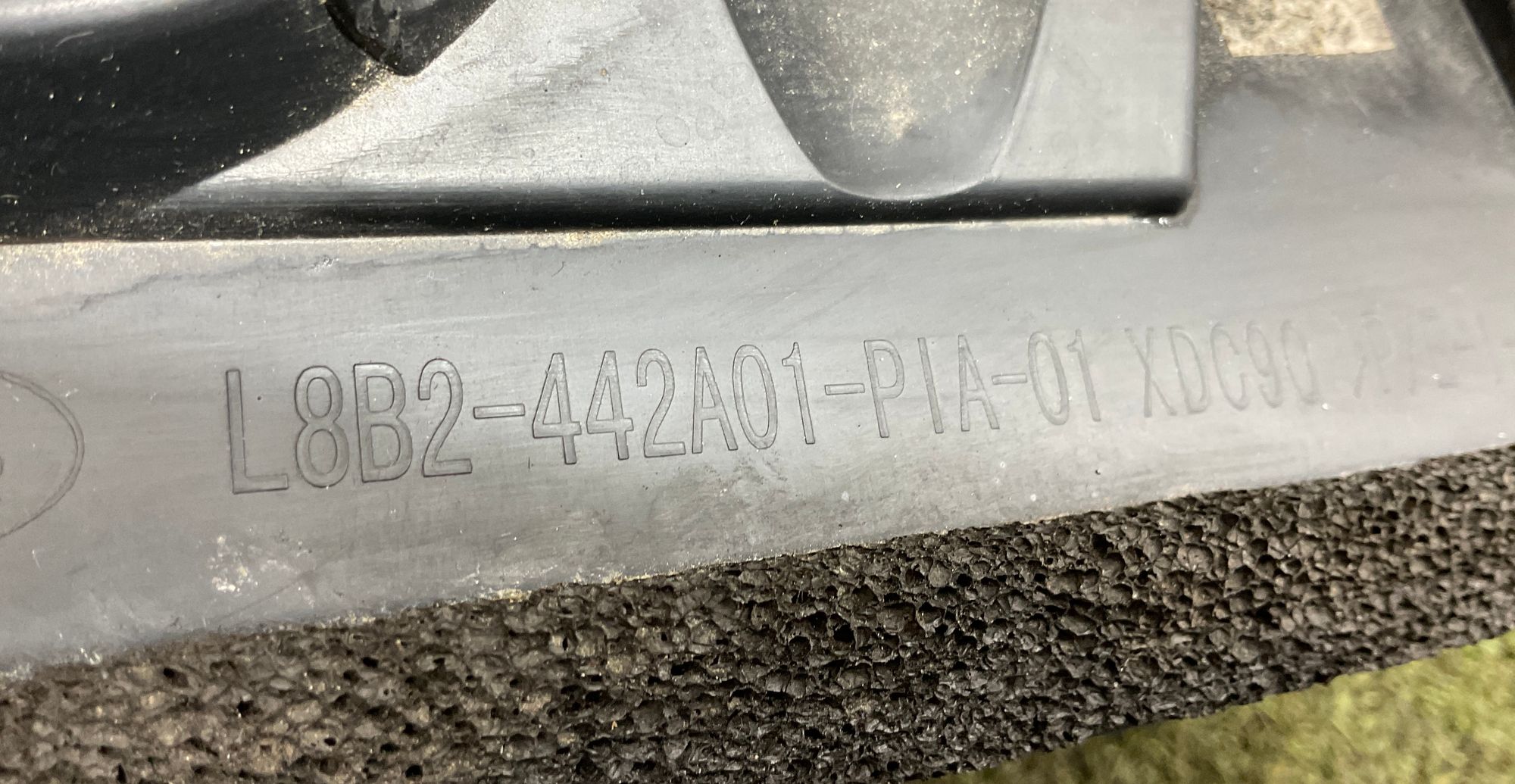 Крепление спойлера крышки багажника Land Rover Defender II L663 2022, 11000 рублей, Москва