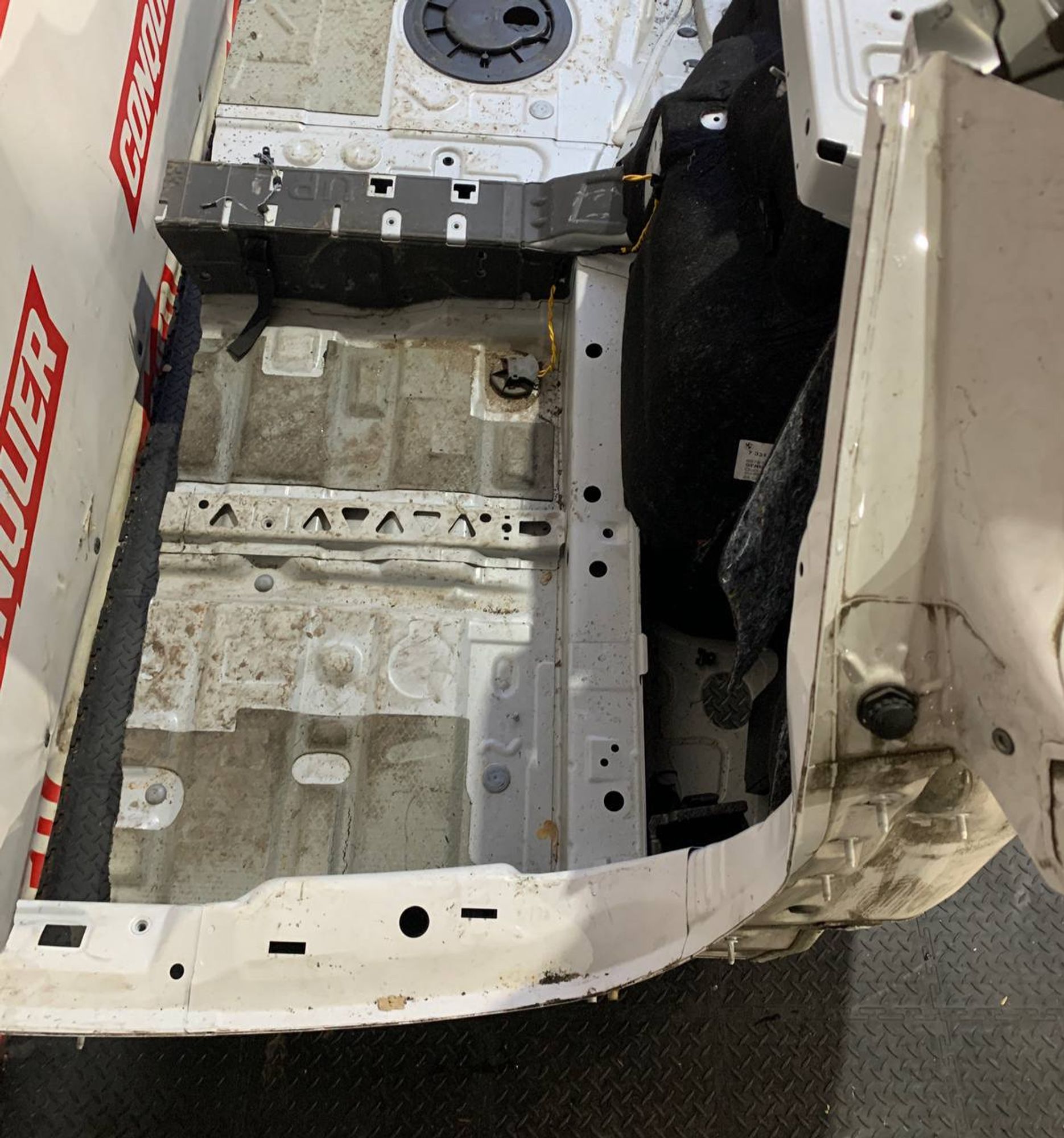 https://ycs.partsauto.market/partsauto-images/thmbs/userImages/h353NjtZg3VDP19b5HMt7LlpbQ93/part/701a0bca-4373-45aa-9792-21c01d0c0785_1732108309439.jpg