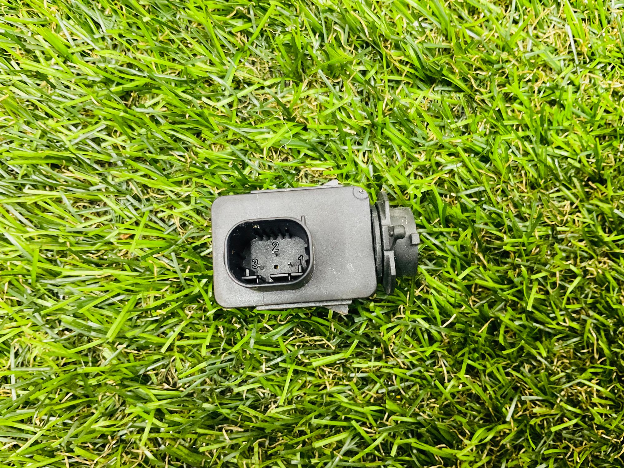 https://ycs.partsauto.market/partsauto-images/thmbs/userImages/h353NjtZg3VDP19b5HMt7LlpbQ93/part/70245990-e93f-4ad9-a386-65383f842c5a_1785333887170.jpg
