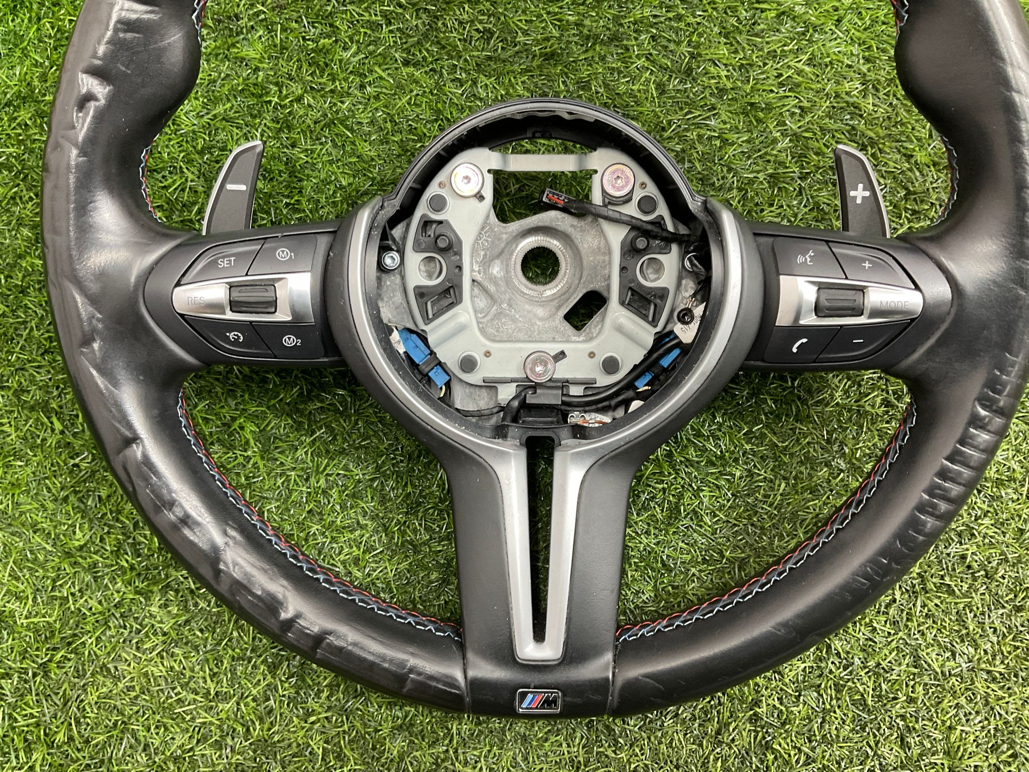 https://ycs.partsauto.market/partsauto-images/thmbs/userImages/h353NjtZg3VDP19b5HMt7LlpbQ93/part/703dc9f2-79bf-44dd-9d54-26caba91bb8b_1745485872212.jpg