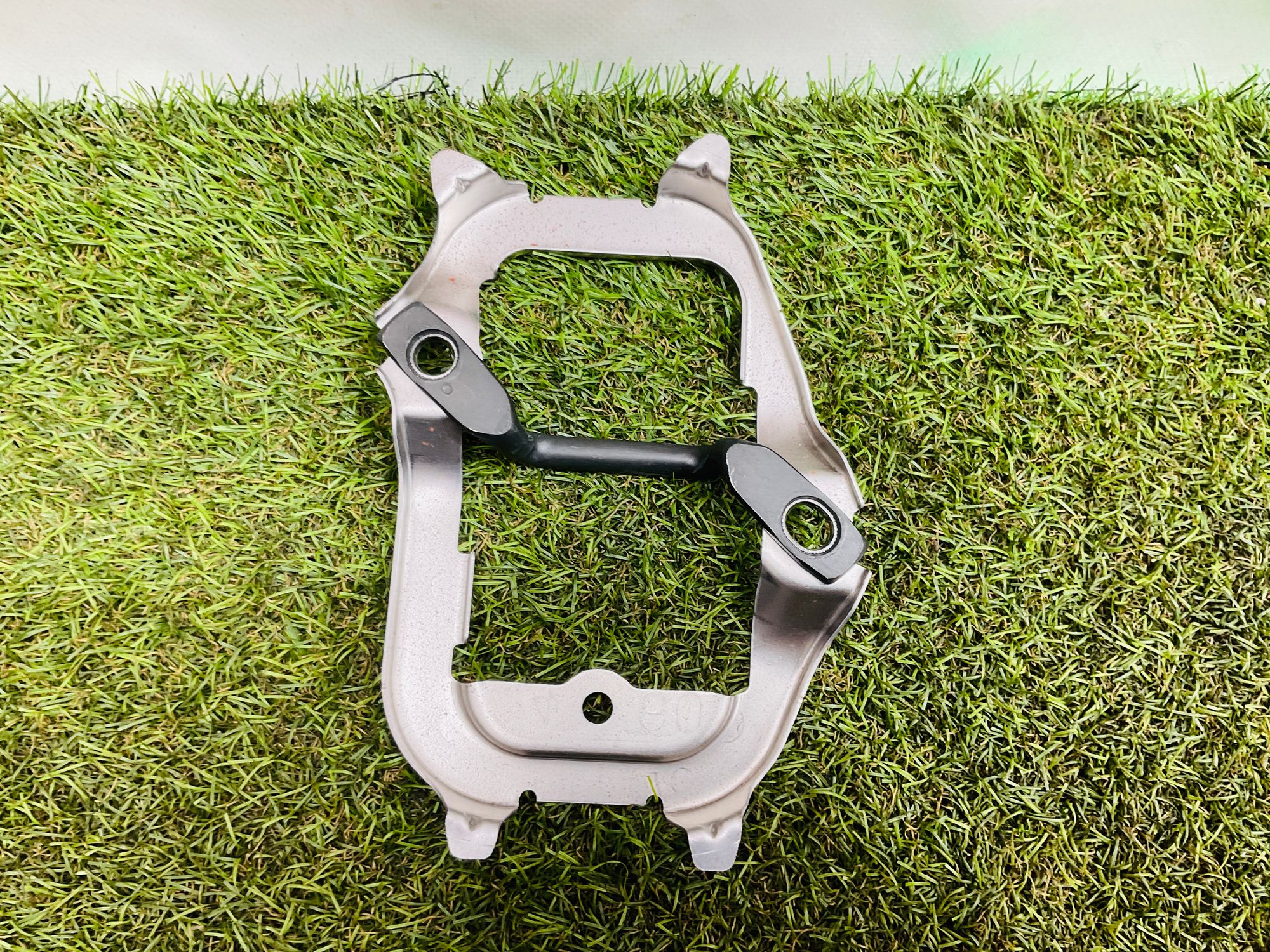 https://ycs.partsauto.market/partsauto-images/thmbs/userImages/h353NjtZg3VDP19b5HMt7LlpbQ93/part/705fd976-dd49-4c67-9d85-6fb8e2b348d9_1780057742740.jpg