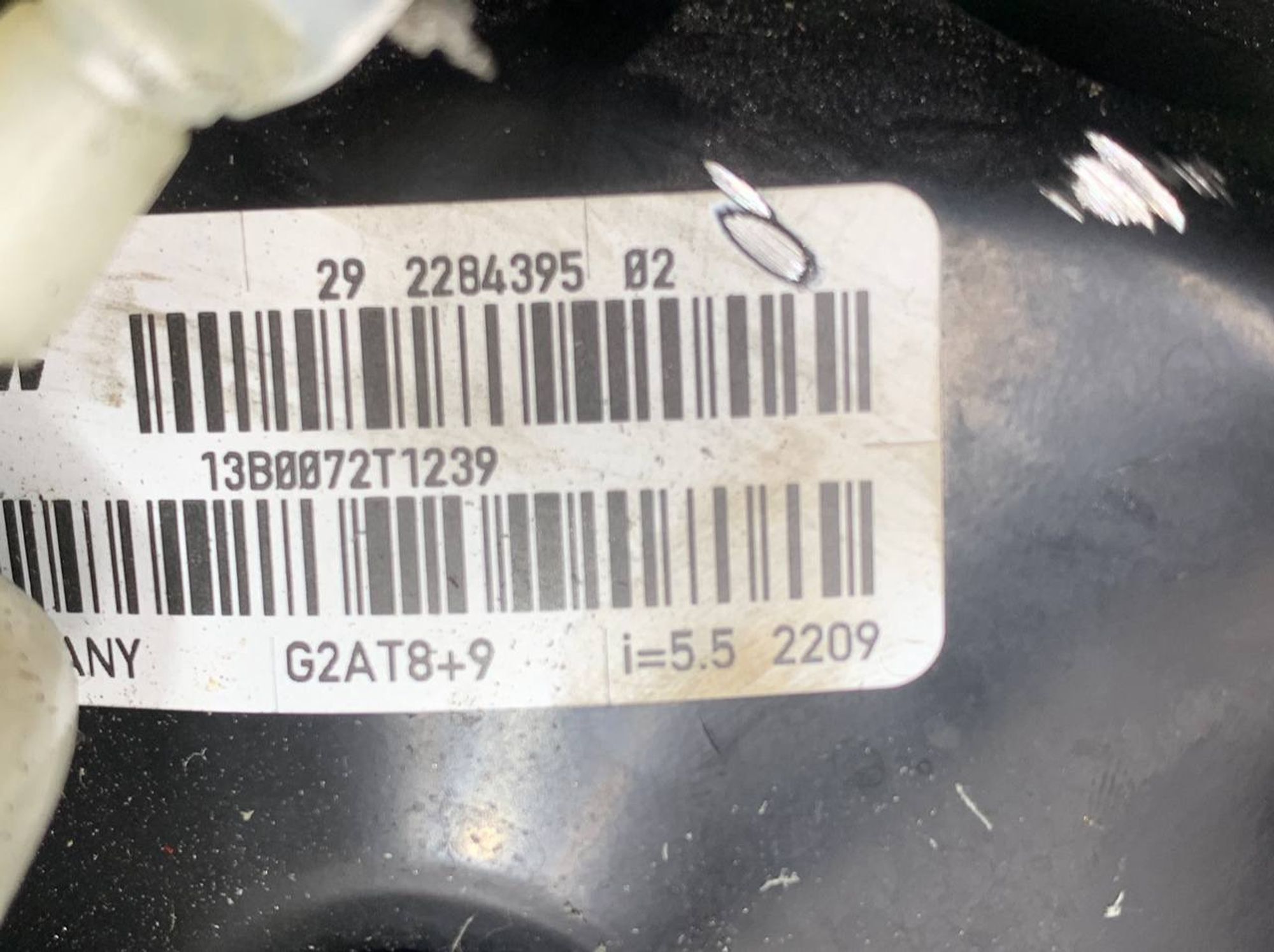 https://ycs.partsauto.market/partsauto-images/thmbs/userImages/h353NjtZg3VDP19b5HMt7LlpbQ93/part/70ebb947-bafe-46ba-84cb-c4a1722c26c3_1729783783800.jpg