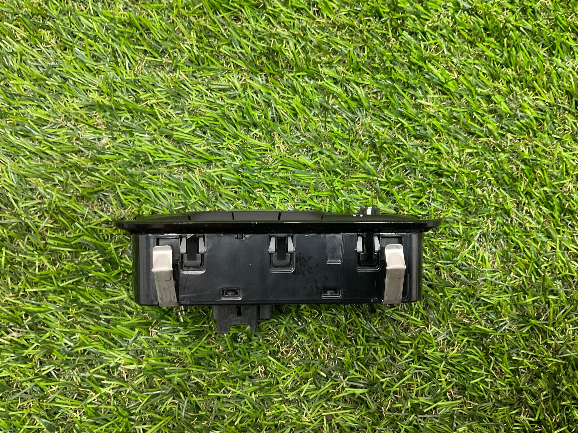 https://ycs.partsauto.market/partsauto-images/thmbs/userImages/h353NjtZg3VDP19b5HMt7LlpbQ93/part/7181d7cd-319d-4532-b4b6-762e554613e6_1781522673434.jpg