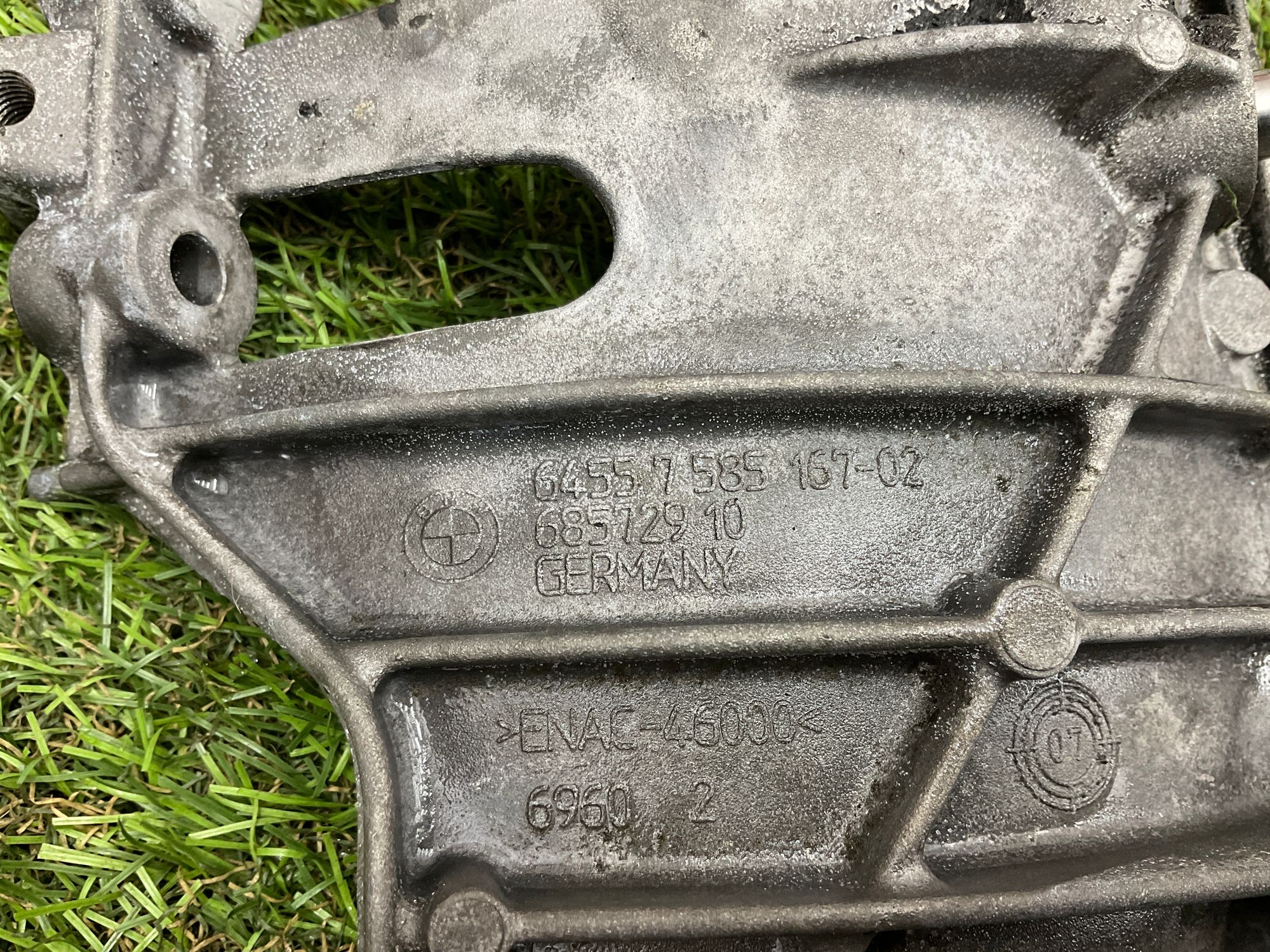 Кронштейн компрессора кондиционера BMW 7 серия, F01/F02/F04 рестайлинг, 1000 рублей, Москва