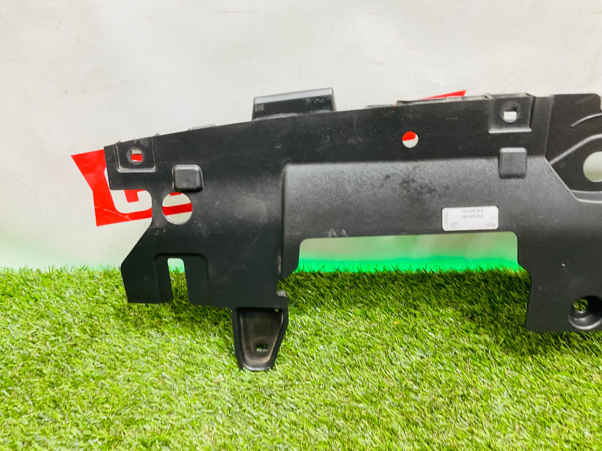 https://ycs.partsauto.market/partsauto-images/thmbs/userImages/h353NjtZg3VDP19b5HMt7LlpbQ93/part/71e13040-35d3-490b-a405-f3df26d79bd0_1785941188980.jpg