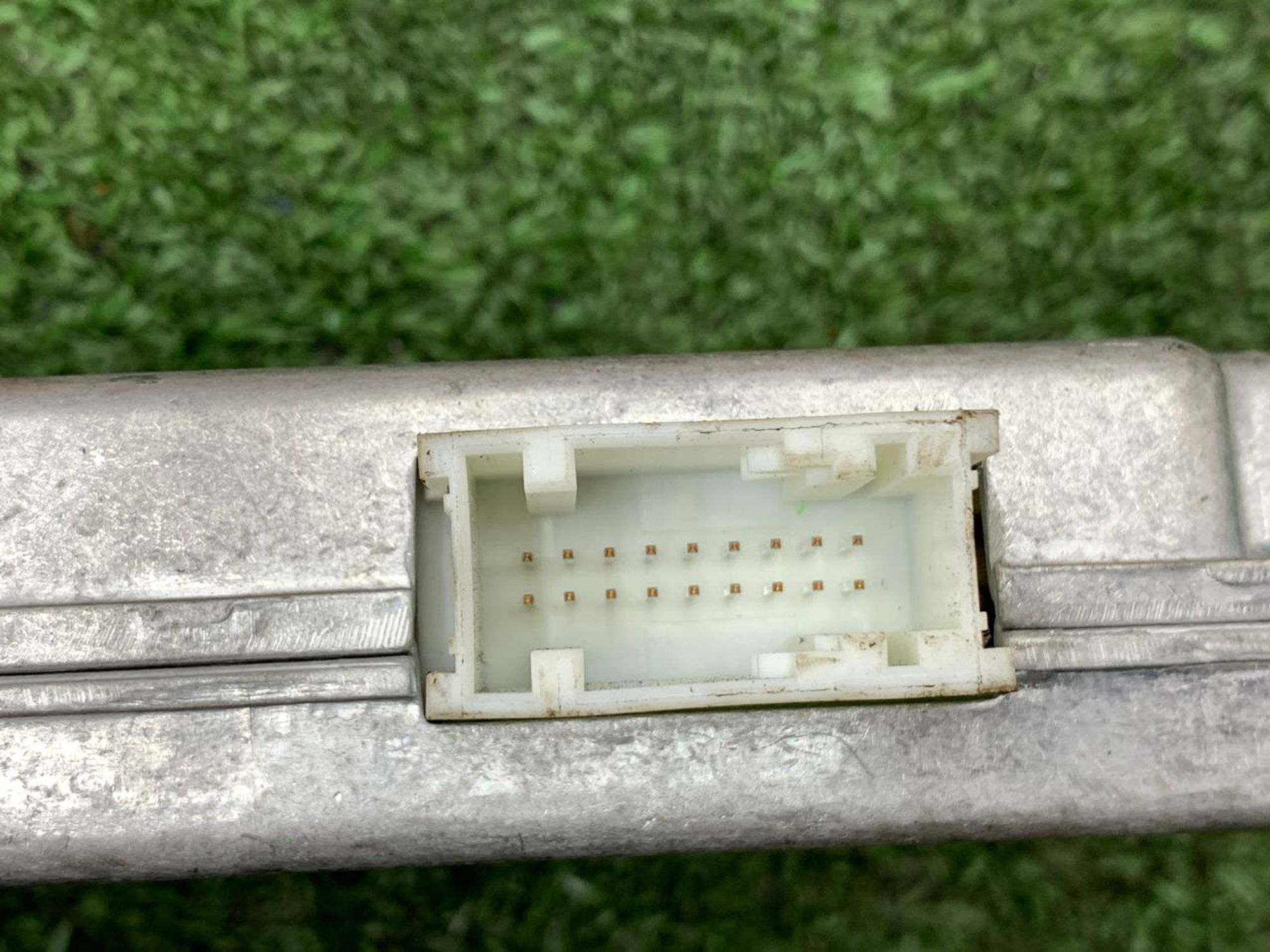 https://ycs.partsauto.market/partsauto-images/thmbs/userImages/h353NjtZg3VDP19b5HMt7LlpbQ93/part/7272ab70-9d73-4635-9fd9-2feb8b3b1859_1726824366939.jpg