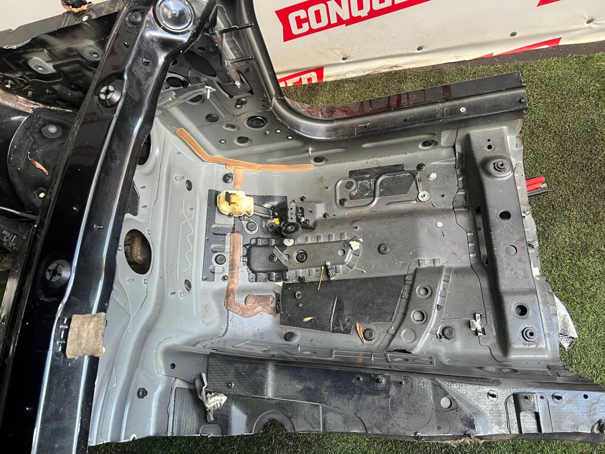 https://ycs.partsauto.market/partsauto-images/thmbs/userImages/h353NjtZg3VDP19b5HMt7LlpbQ93/part/72c25531-37e8-4427-b7b1-0ec14d403a17_1730380011688.jpg