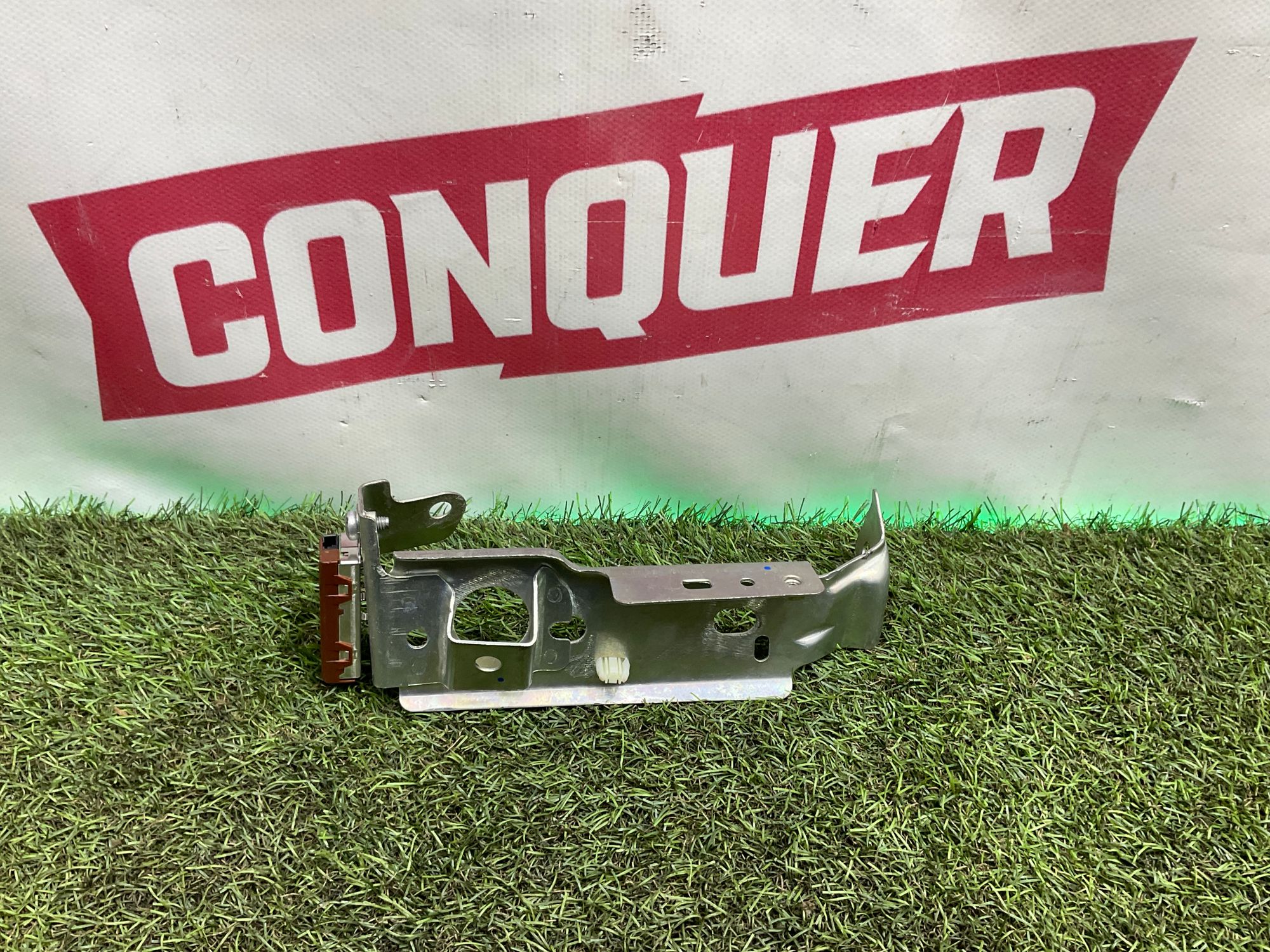 Крепление блока комфорта сиденья Land Rover Defender II 2022, 5000 рублей, Москва