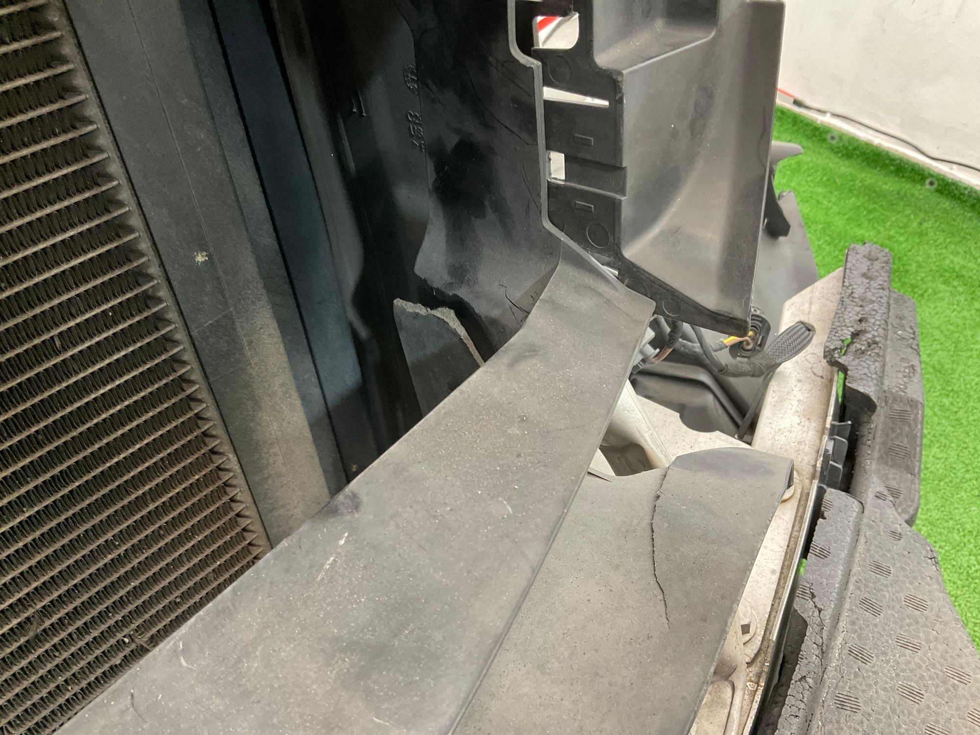 https://ycs.partsauto.market/partsauto-images/thmbs/userImages/h353NjtZg3VDP19b5HMt7LlpbQ93/part/730fad64-64b8-4c61-96da-9a5ad094956f_1745507506605.jpg
