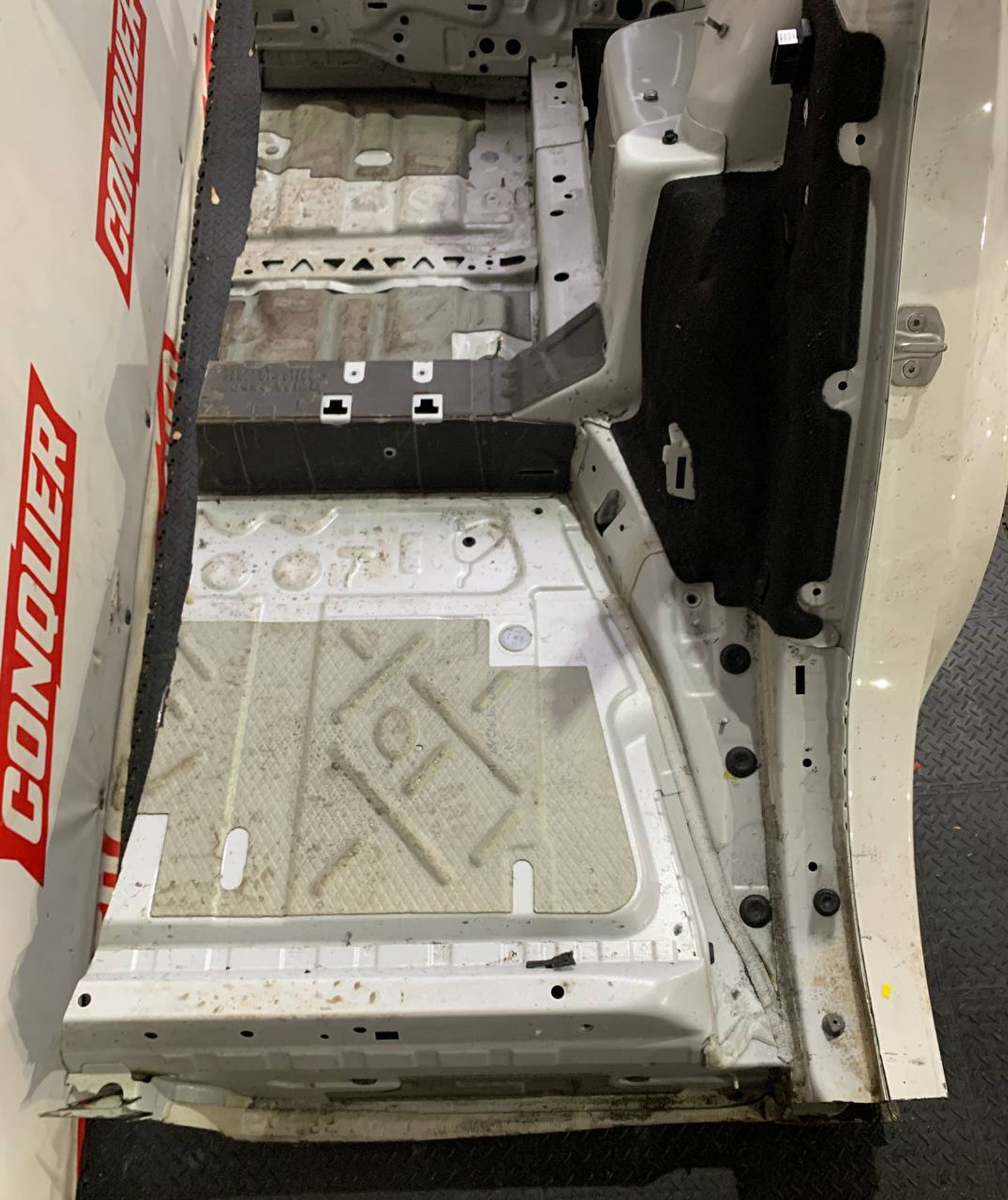 https://ycs.partsauto.market/partsauto-images/thmbs/userImages/h353NjtZg3VDP19b5HMt7LlpbQ93/part/733679c5-eb1c-4741-88b3-e62a187ed915_1732107606623.jpg