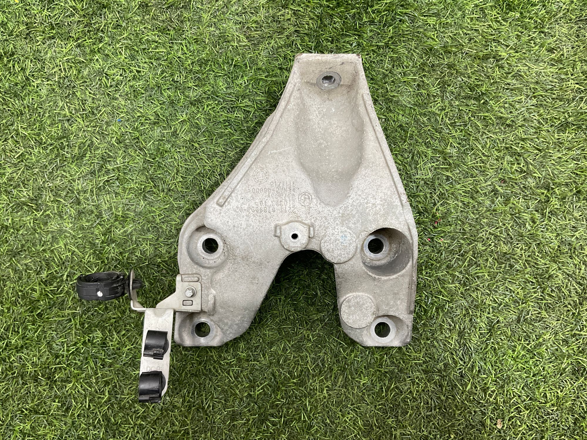 Кронштейн двигателя левый BMW 3 F80, 2000 рублей, Москва