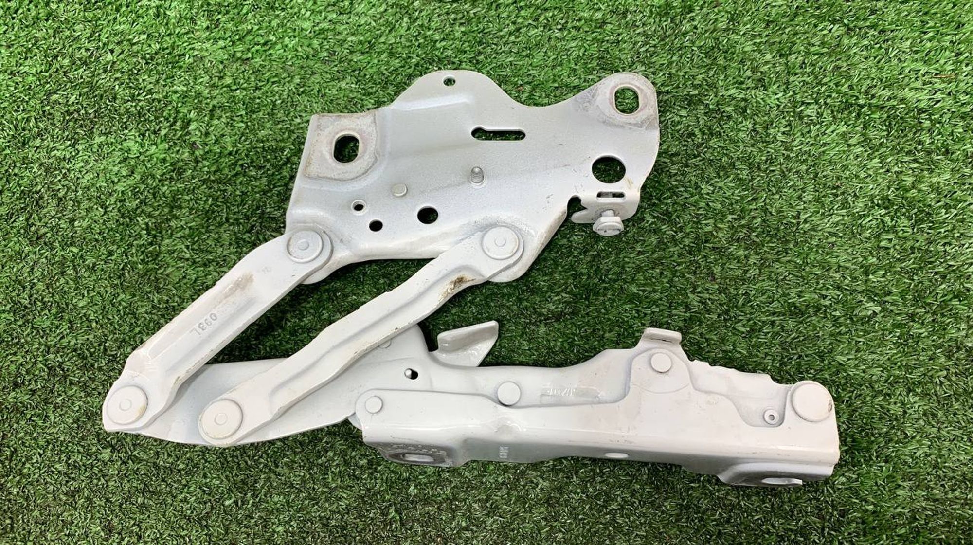 https://ycs.partsauto.market/partsauto-images/thmbs/userImages/h353NjtZg3VDP19b5HMt7LlpbQ93/part/7420d4b1-4052-4422-9295-1e5a039c6284_1724495218497.jpg