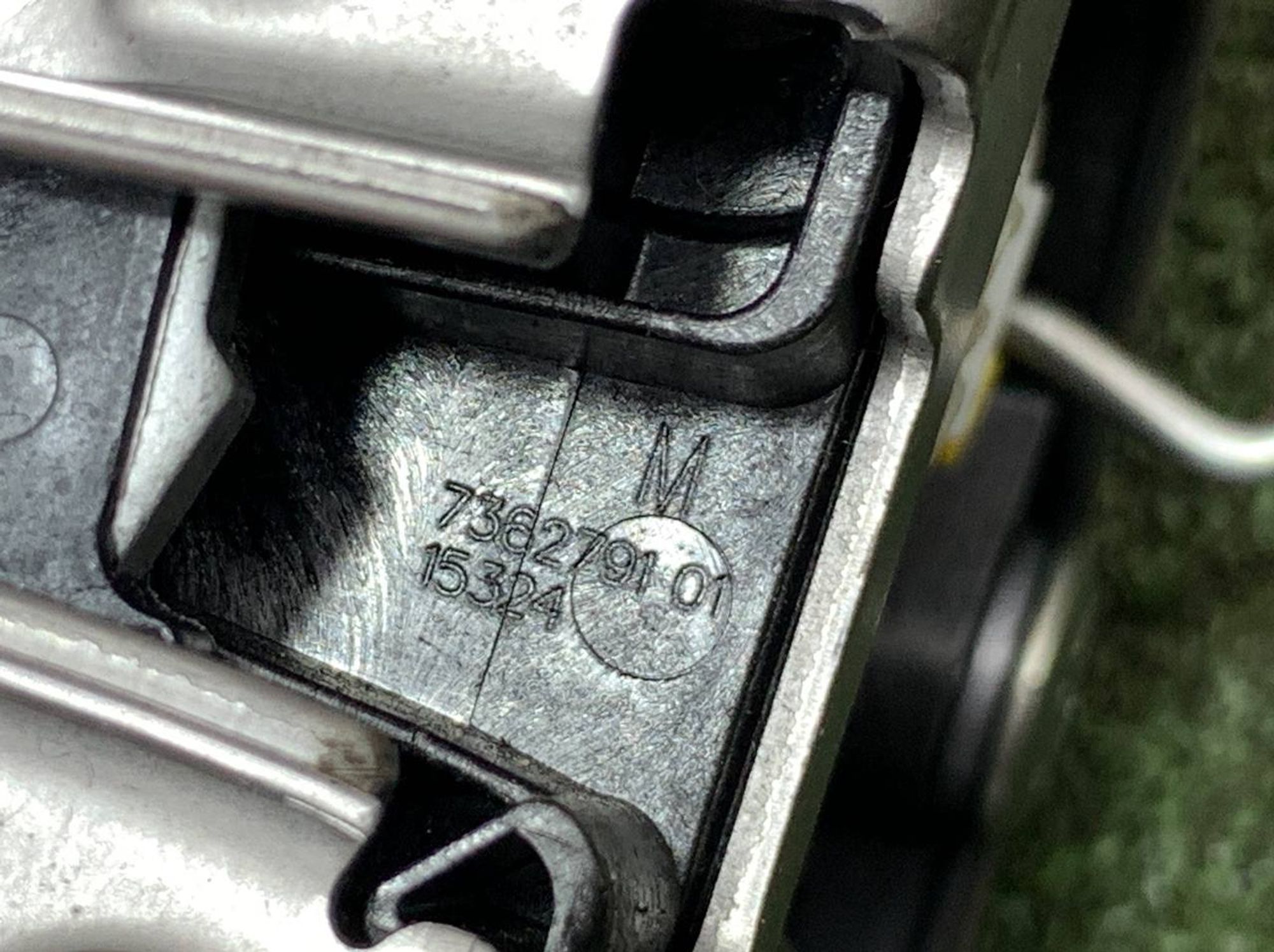 https://ycs.partsauto.market/partsauto-images/thmbs/userImages/h353NjtZg3VDP19b5HMt7LlpbQ93/part/7434b249-09b6-4cd7-b520-dedcb37f4f99_1726847146916.jpg