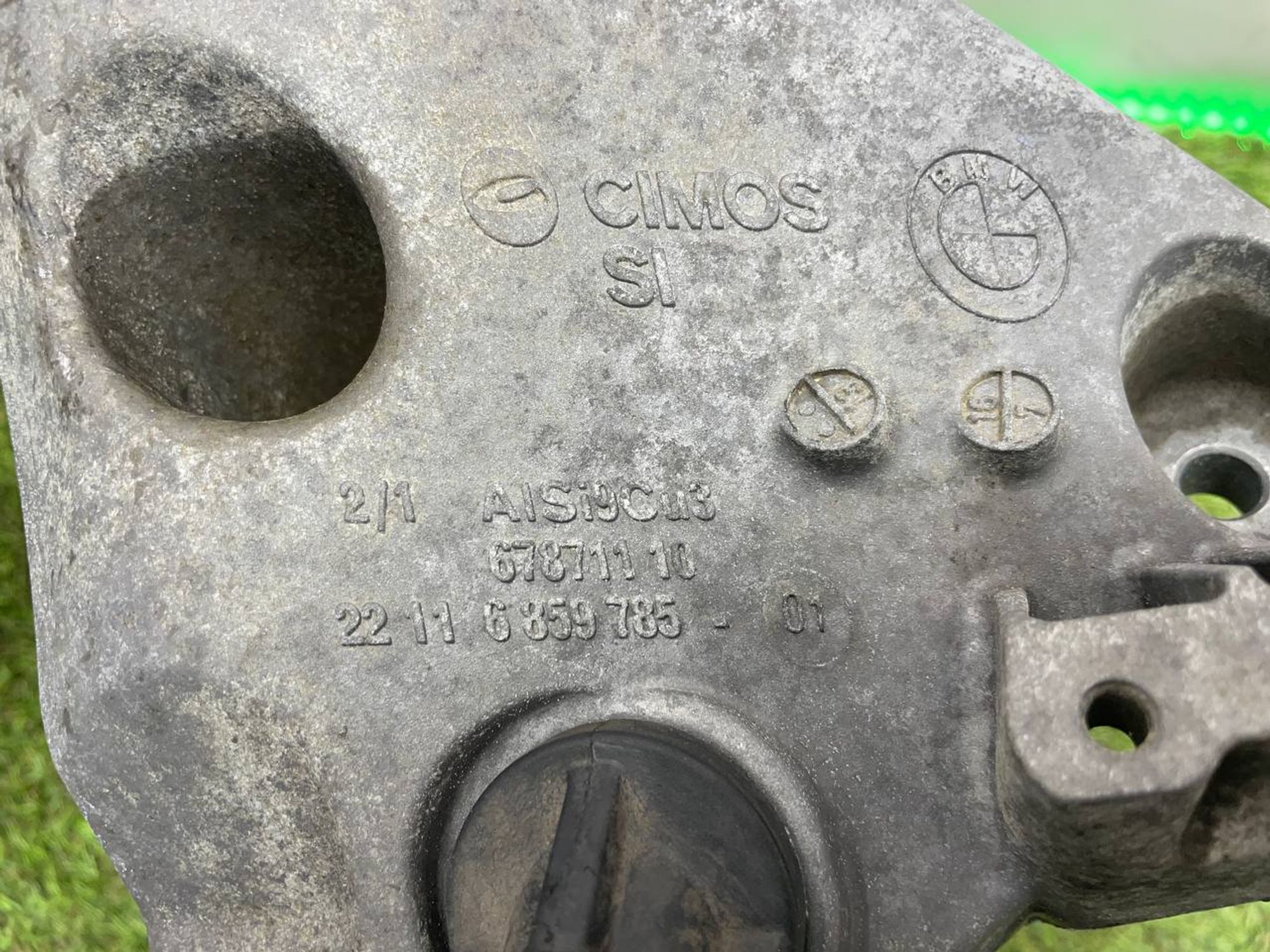 https://ycs.partsauto.market/partsauto-images/thmbs/userImages/h353NjtZg3VDP19b5HMt7LlpbQ93/part/744d7489-894a-4bdf-b940-84056603b9fe_1712842738329.jpg
