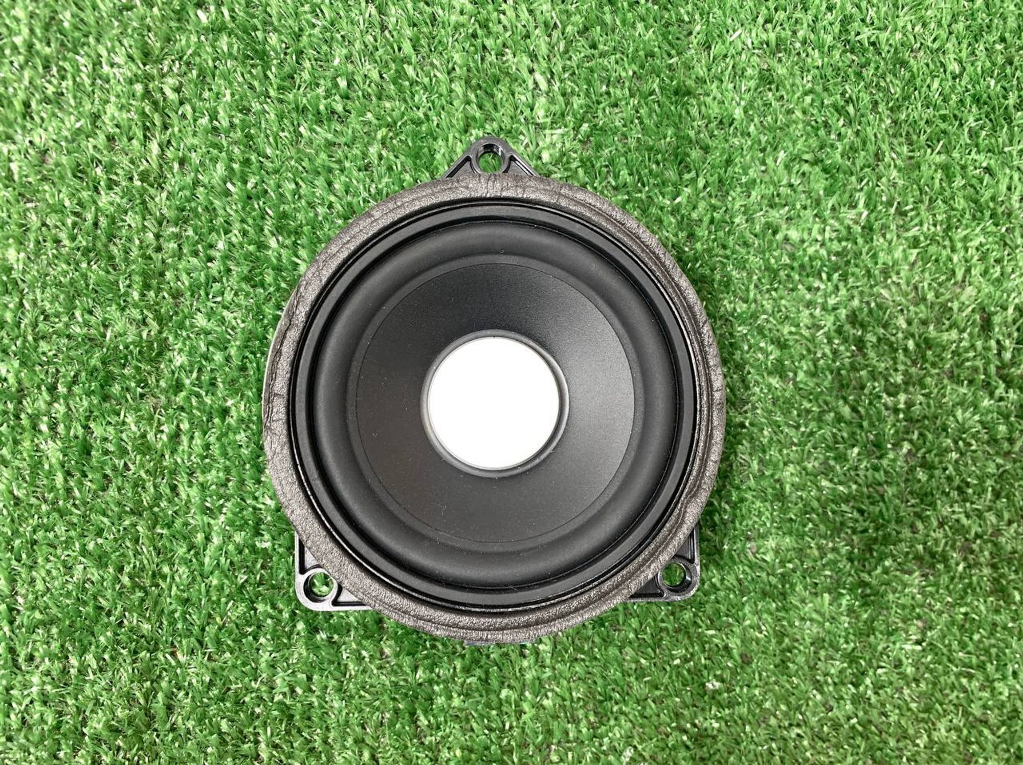 https://ycs.partsauto.market/partsauto-images/thmbs/userImages/h353NjtZg3VDP19b5HMt7LlpbQ93/part/74821400-11b8-4699-8bc6-a0fc079f918b_1729171933335.jpg