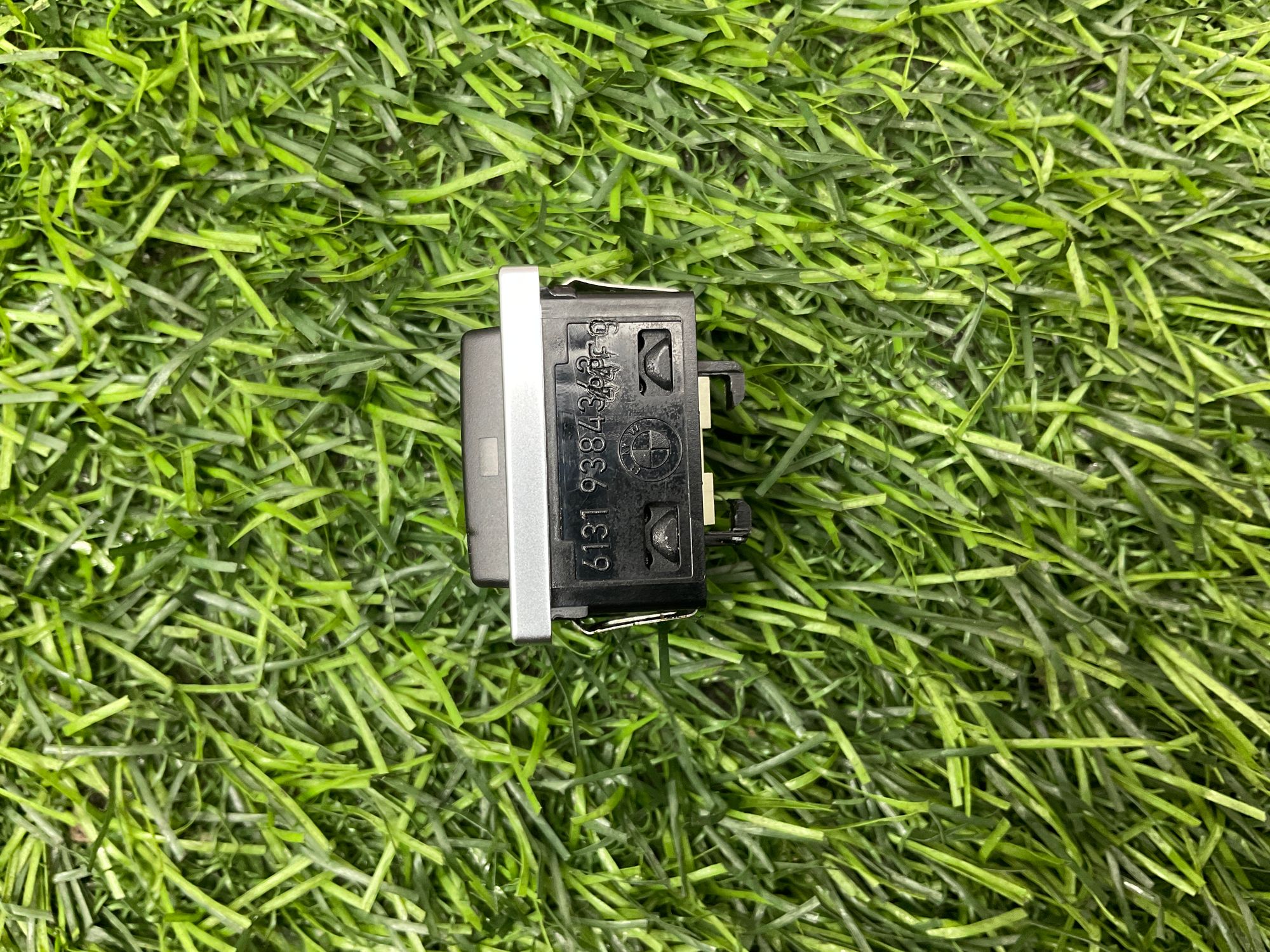 https://ycs.partsauto.market/partsauto-images/thmbs/userImages/h353NjtZg3VDP19b5HMt7LlpbQ93/part/7493231a-e967-4103-afab-b0ed8e881d30_1736324414018.jpg