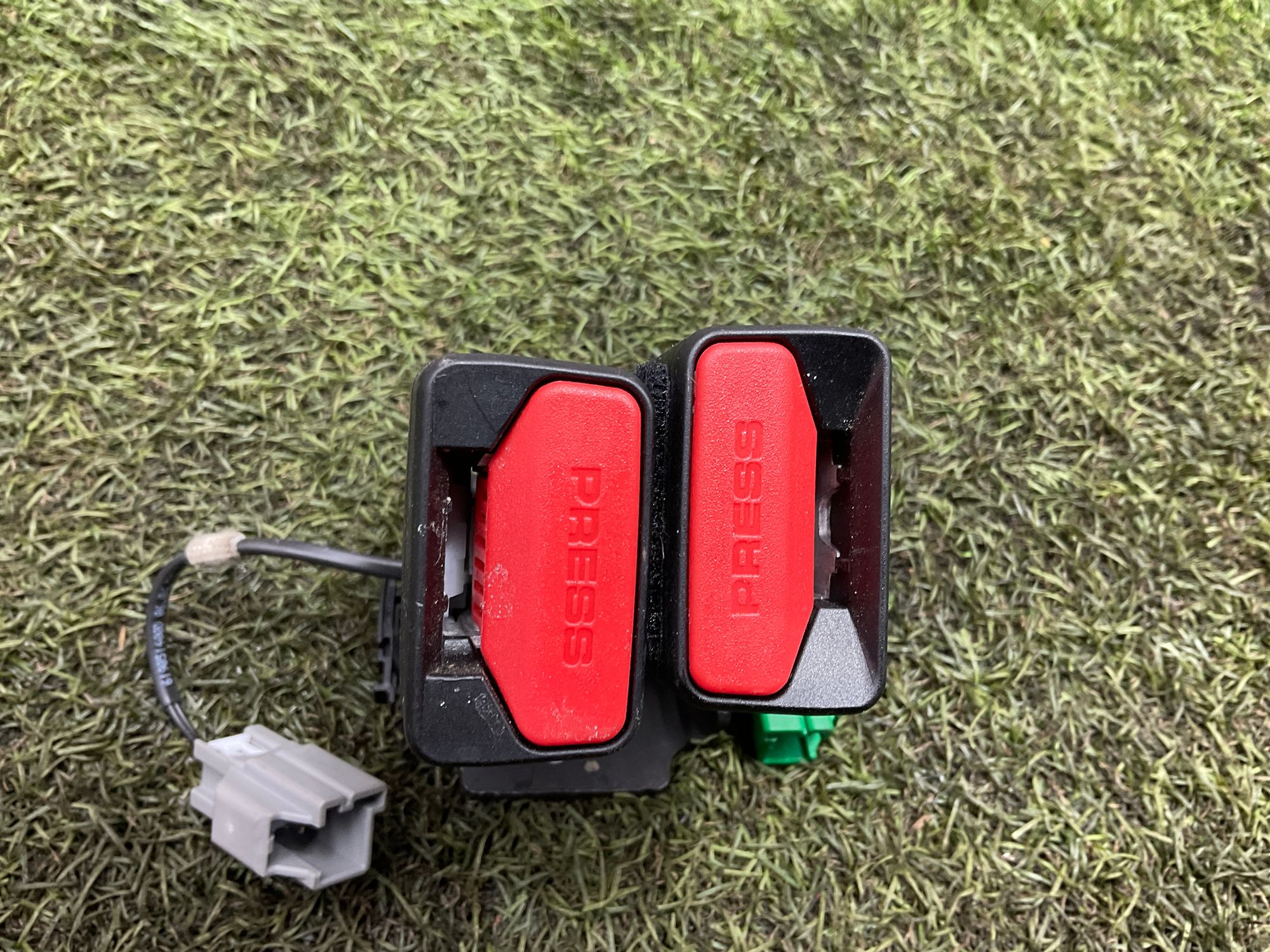 Замок ремня безопасности задний Jaguar XJ, IV (X351), 1000 рублей, Москва