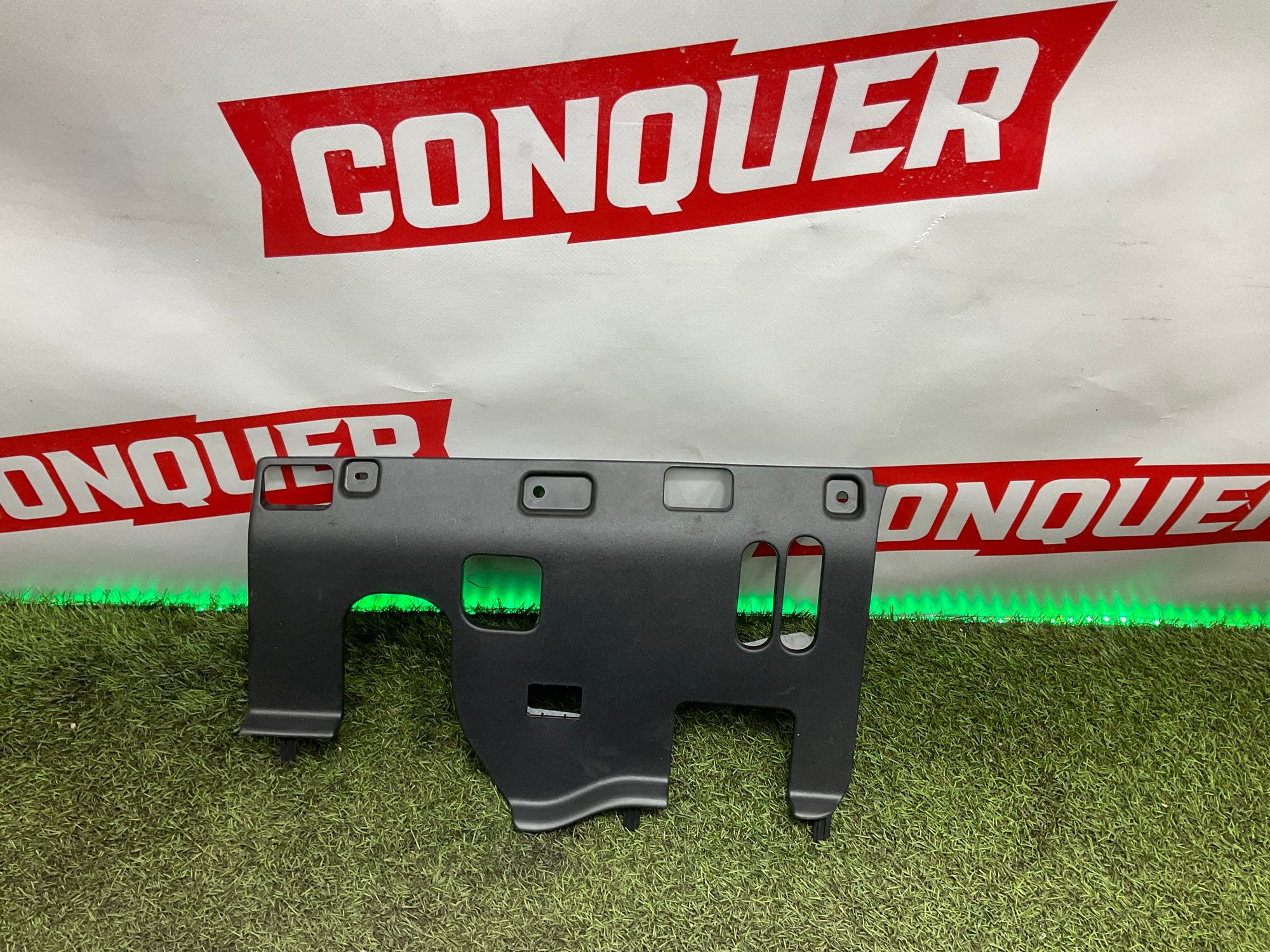 Накладка передней панели левая Land Rover Defender II L663 2022, 3500 рублей, Москва